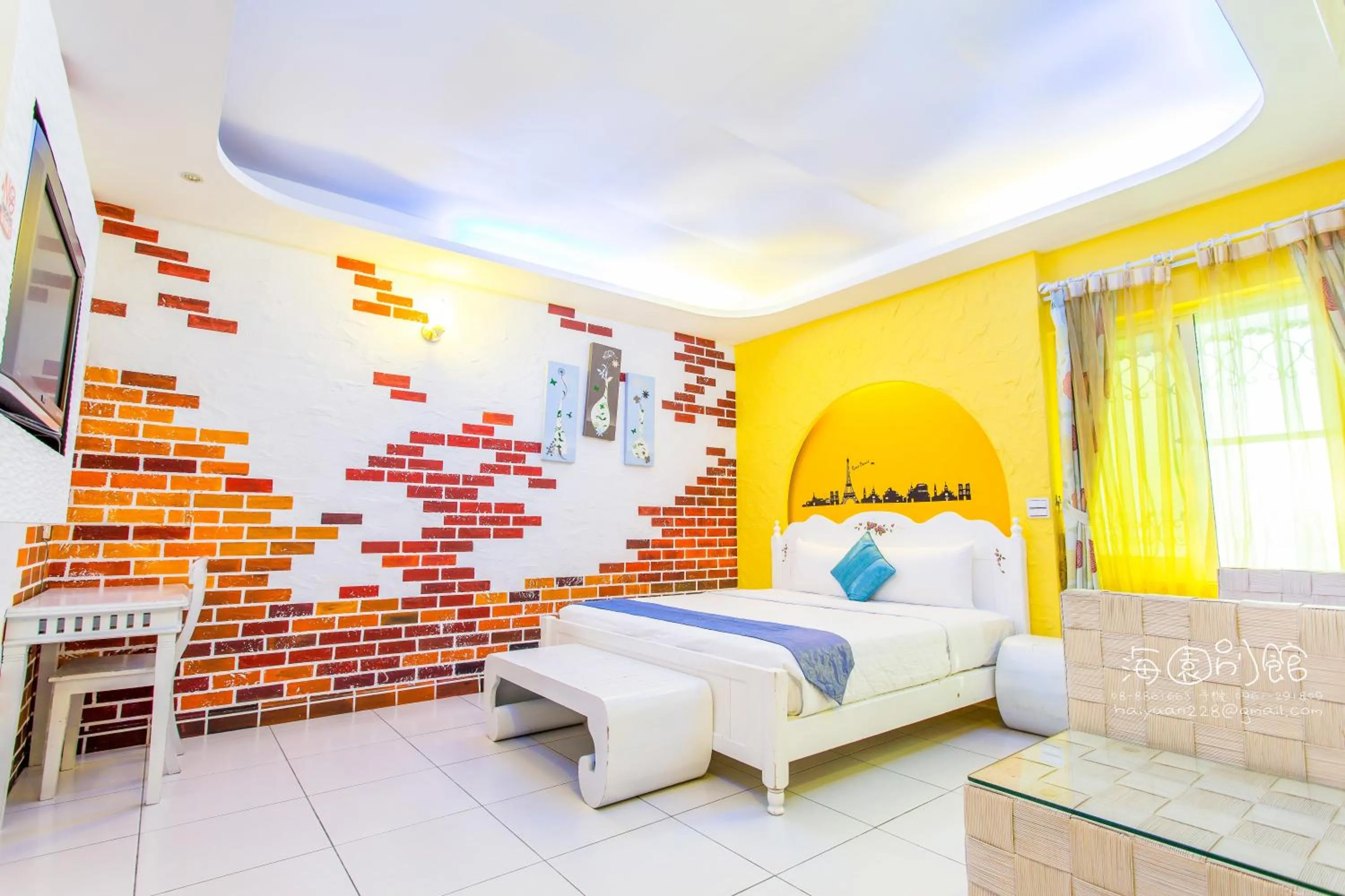 Bed in Hai Yuan Bungalow II