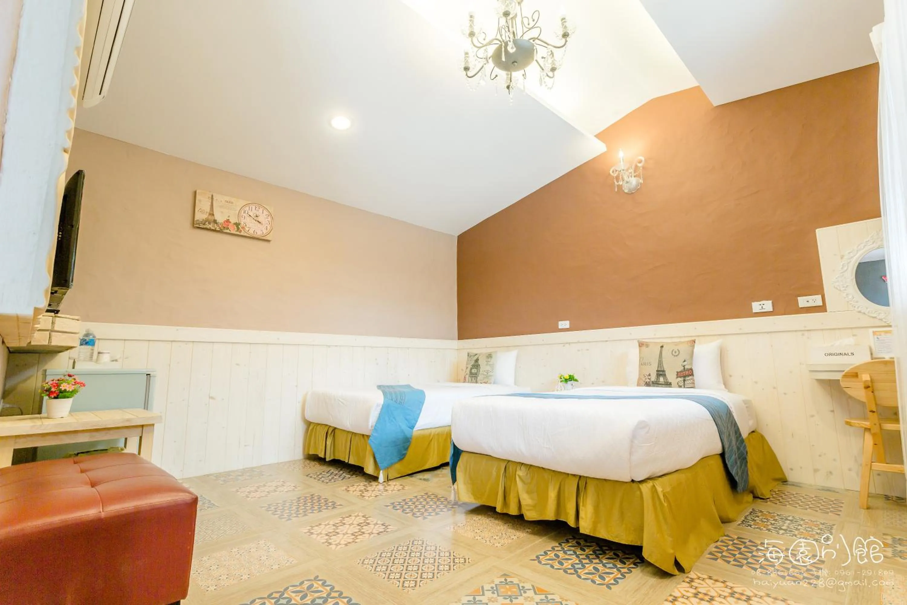 Bed in Hai Yuan Bungalow II