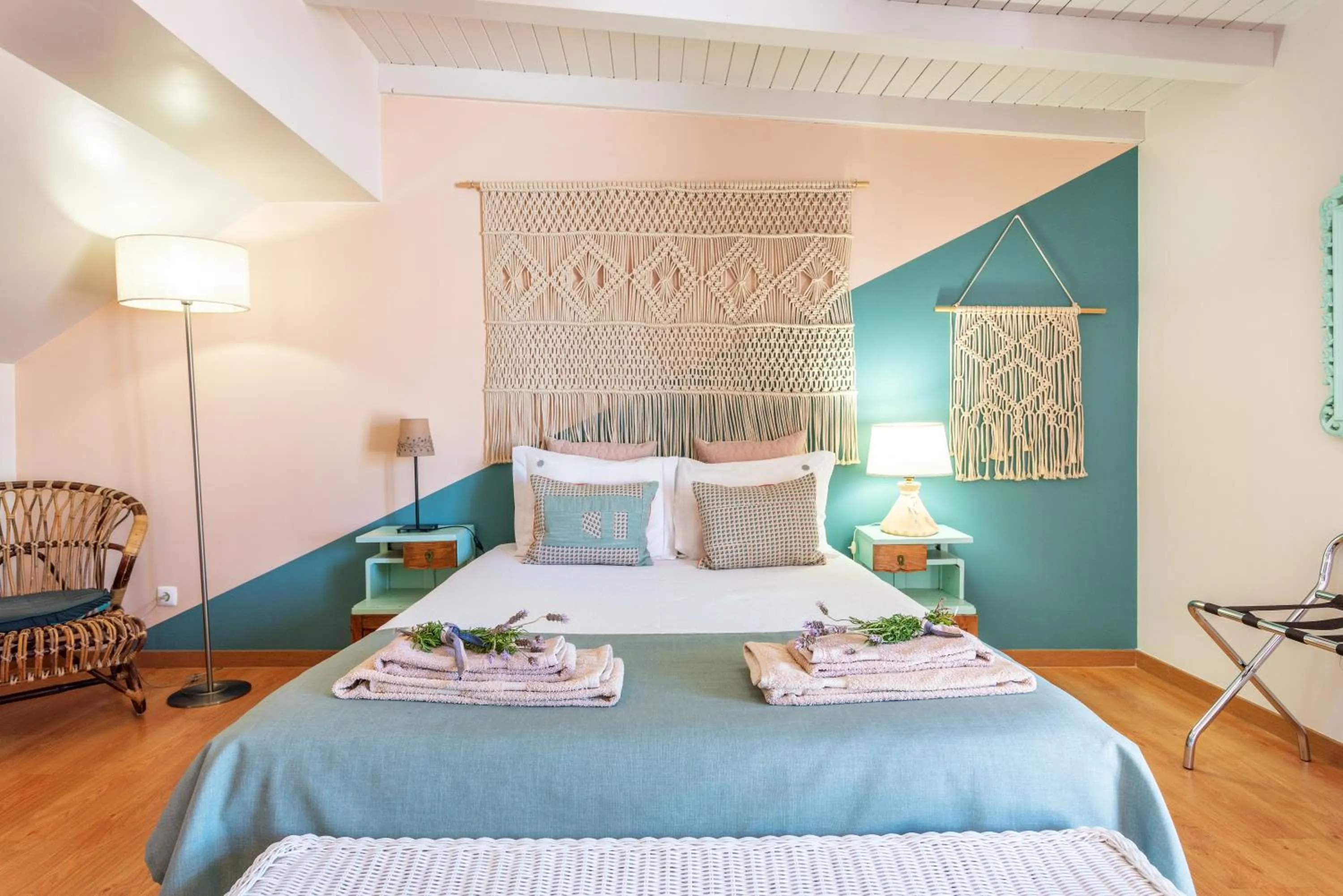 Bedroom, Bed in Casas da Formosa - Downtown Alegria B&B