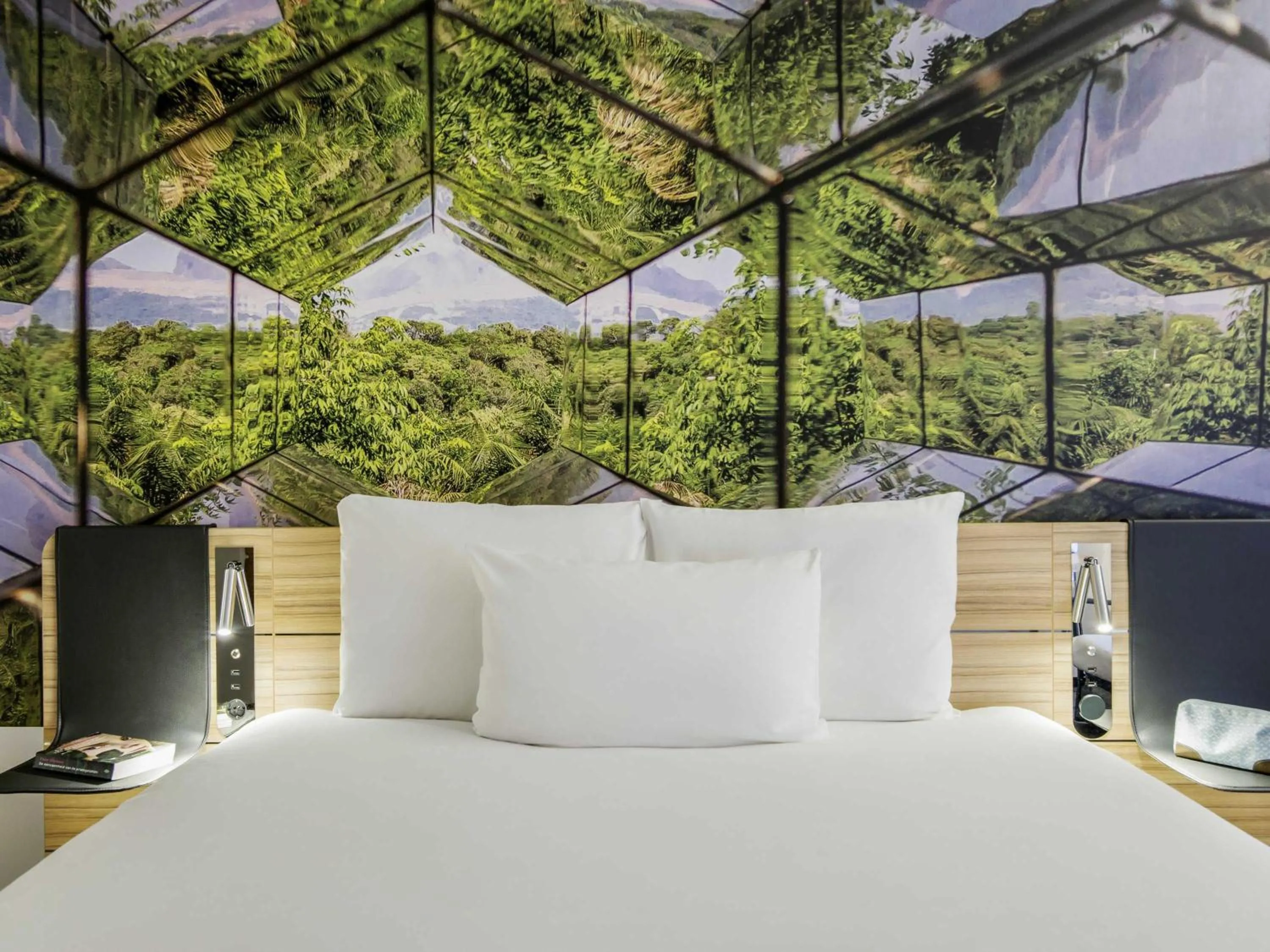 Bedroom, Bed in Novotel Den Haag City Centre