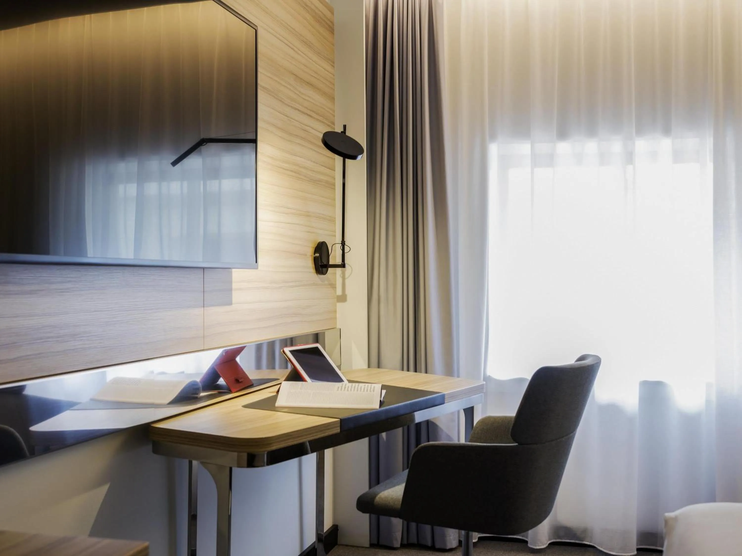 Bedroom in Novotel Den Haag City Centre