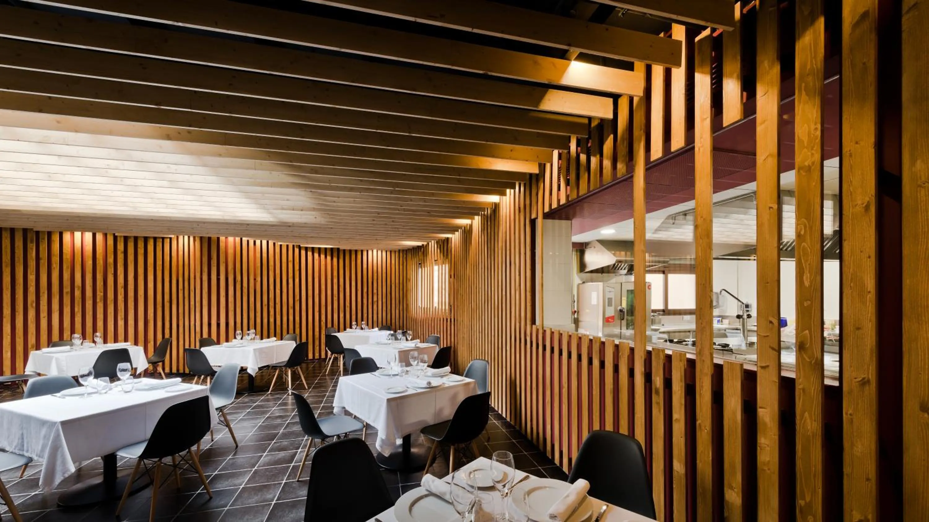 Restaurant/places to eat in Hotel Las Casas de Pandreula