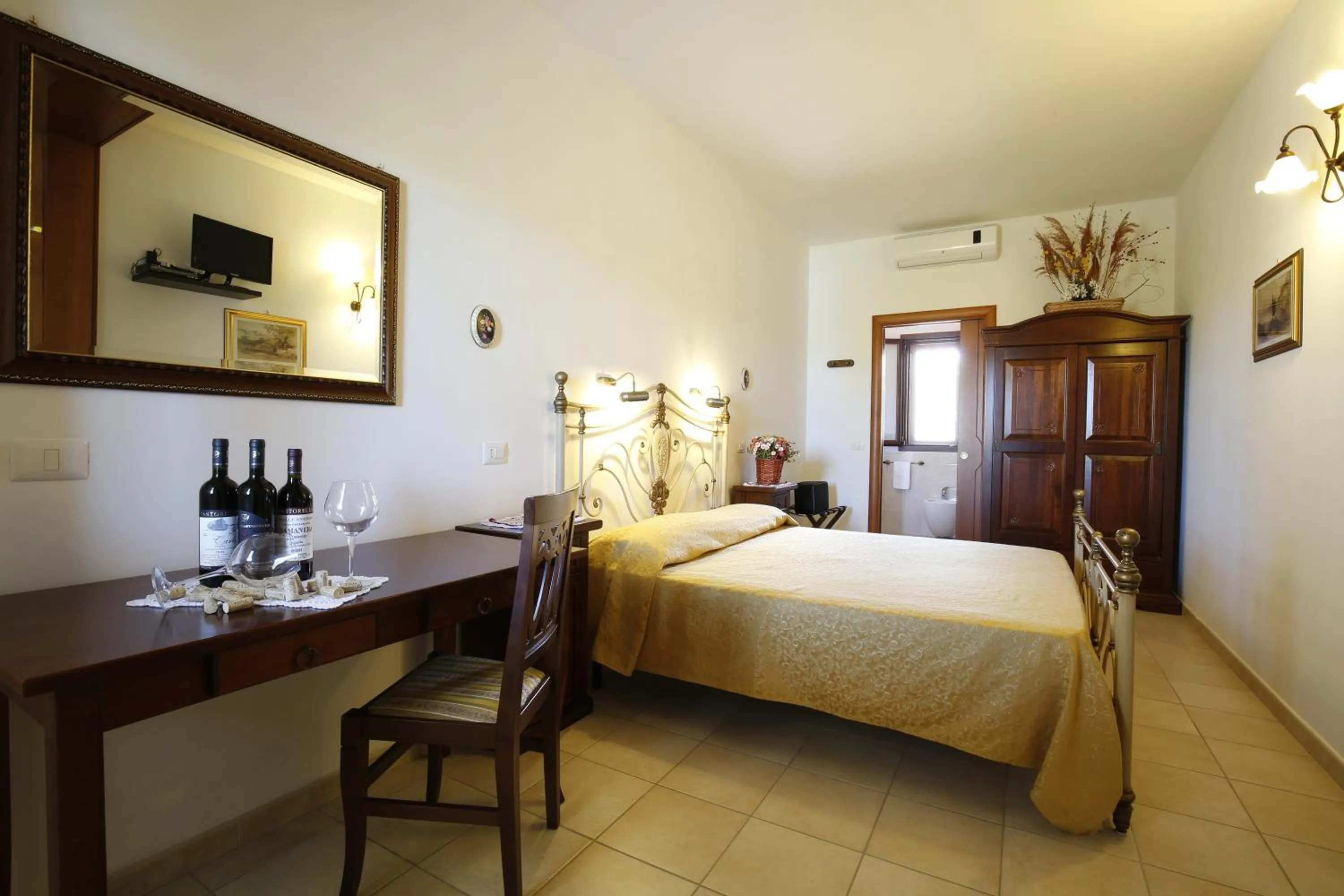 Photo of the whole room, Bed in Agriturismo Posta Pastorella