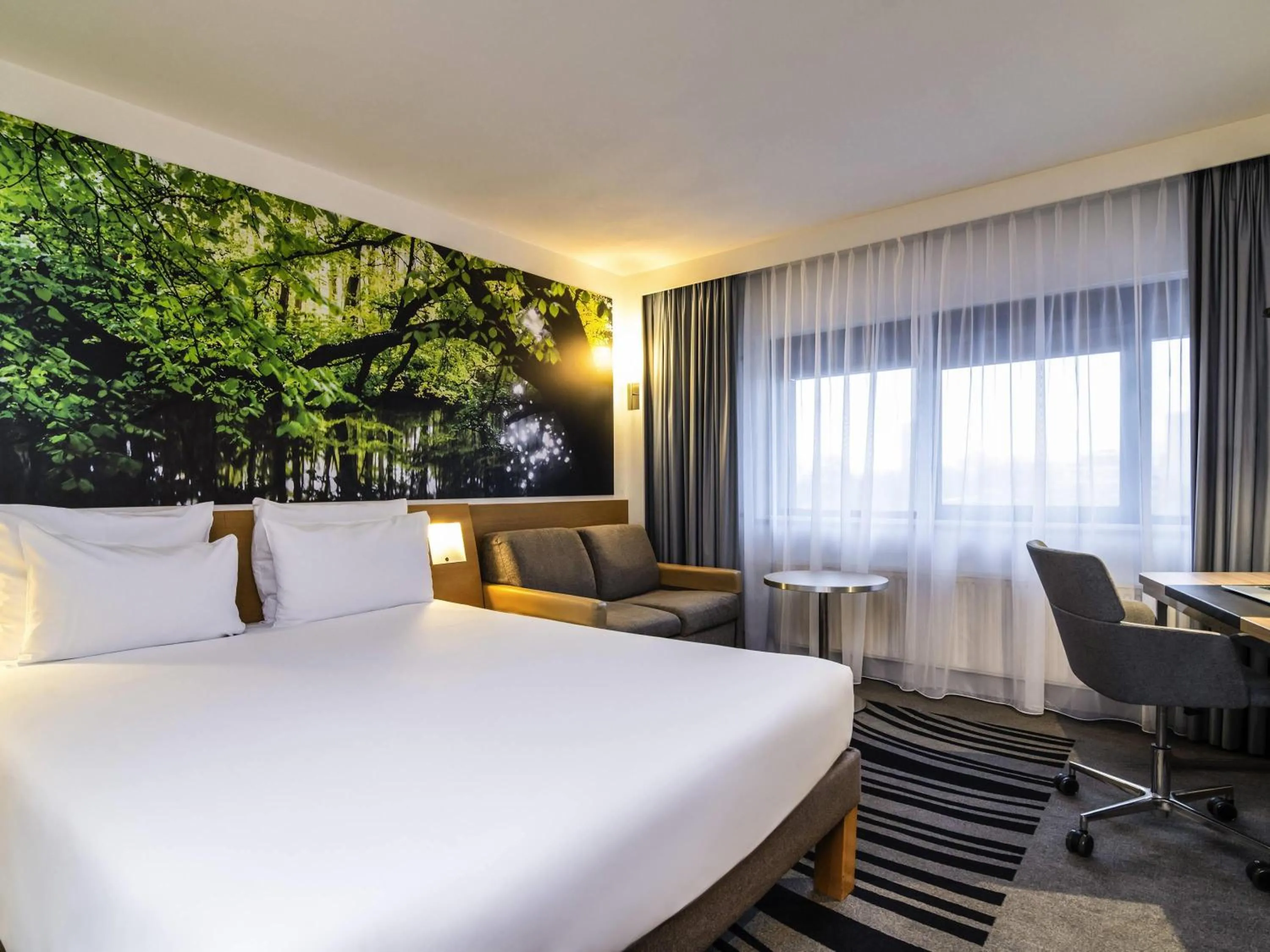 Bedroom, Bed in Novotel Amsterdam City