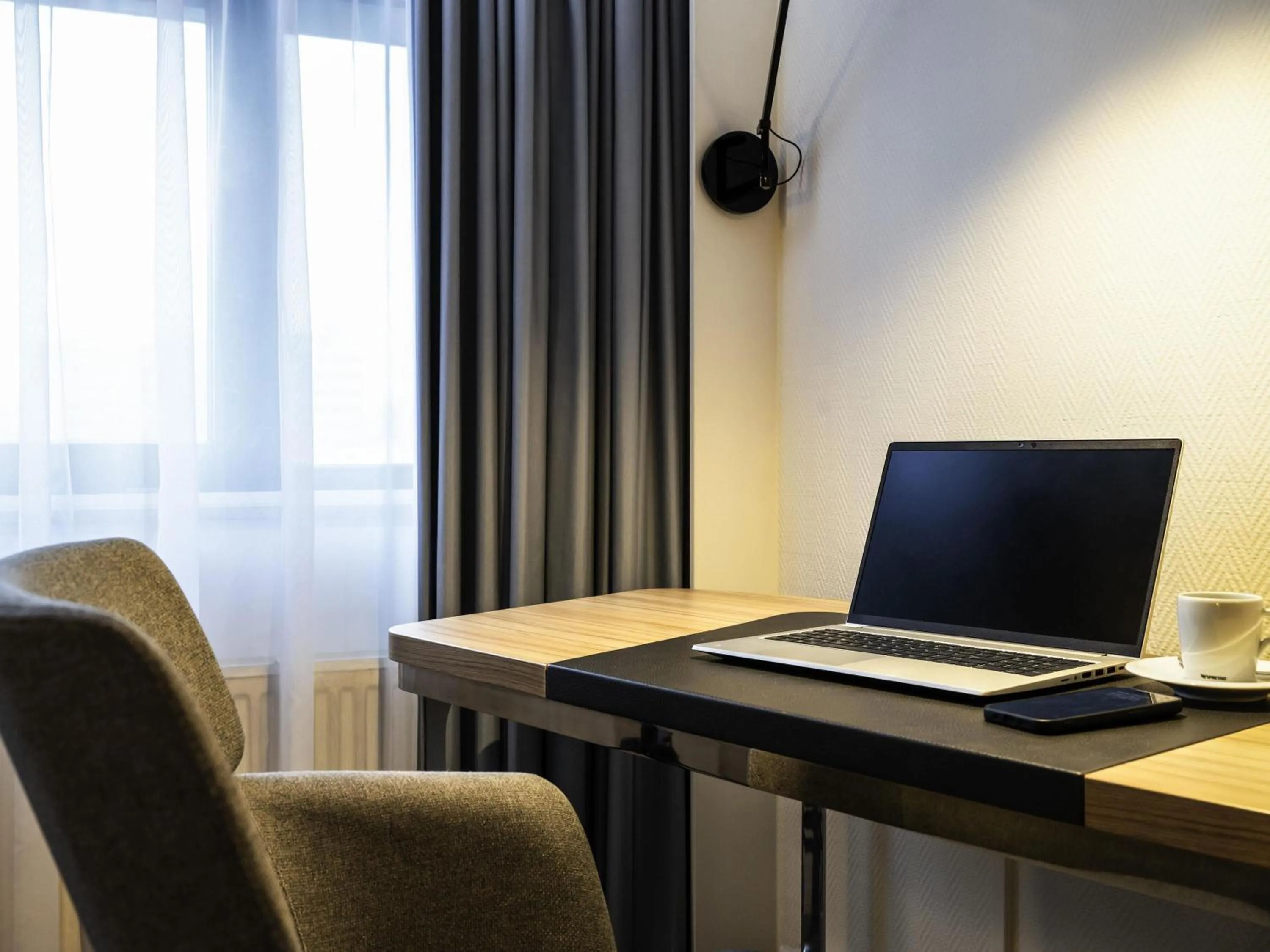 Bedroom in Novotel Amsterdam City