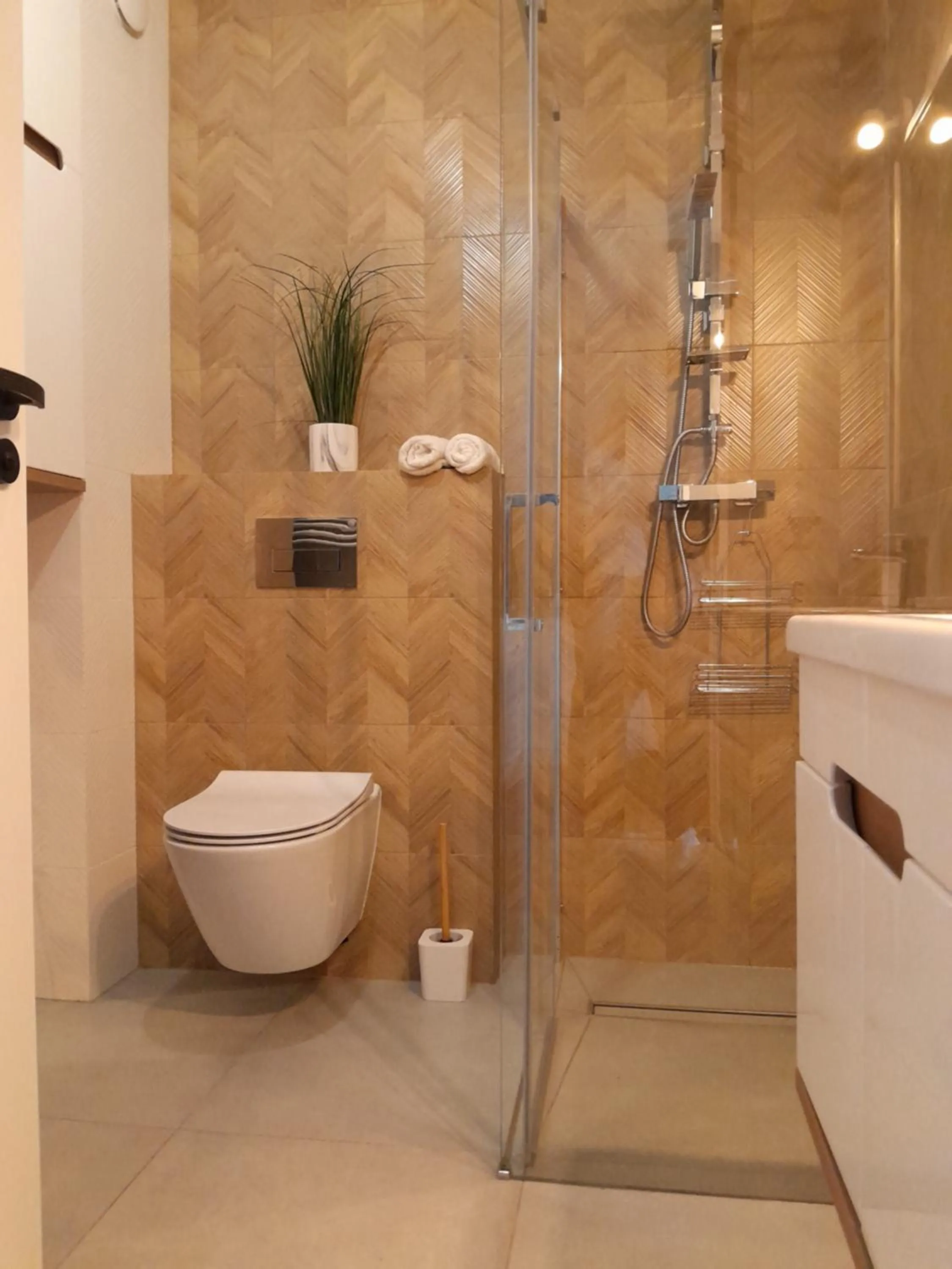Shower in Arte Porta Mare przytulny apartament blisko morza z miejscem parkingowym