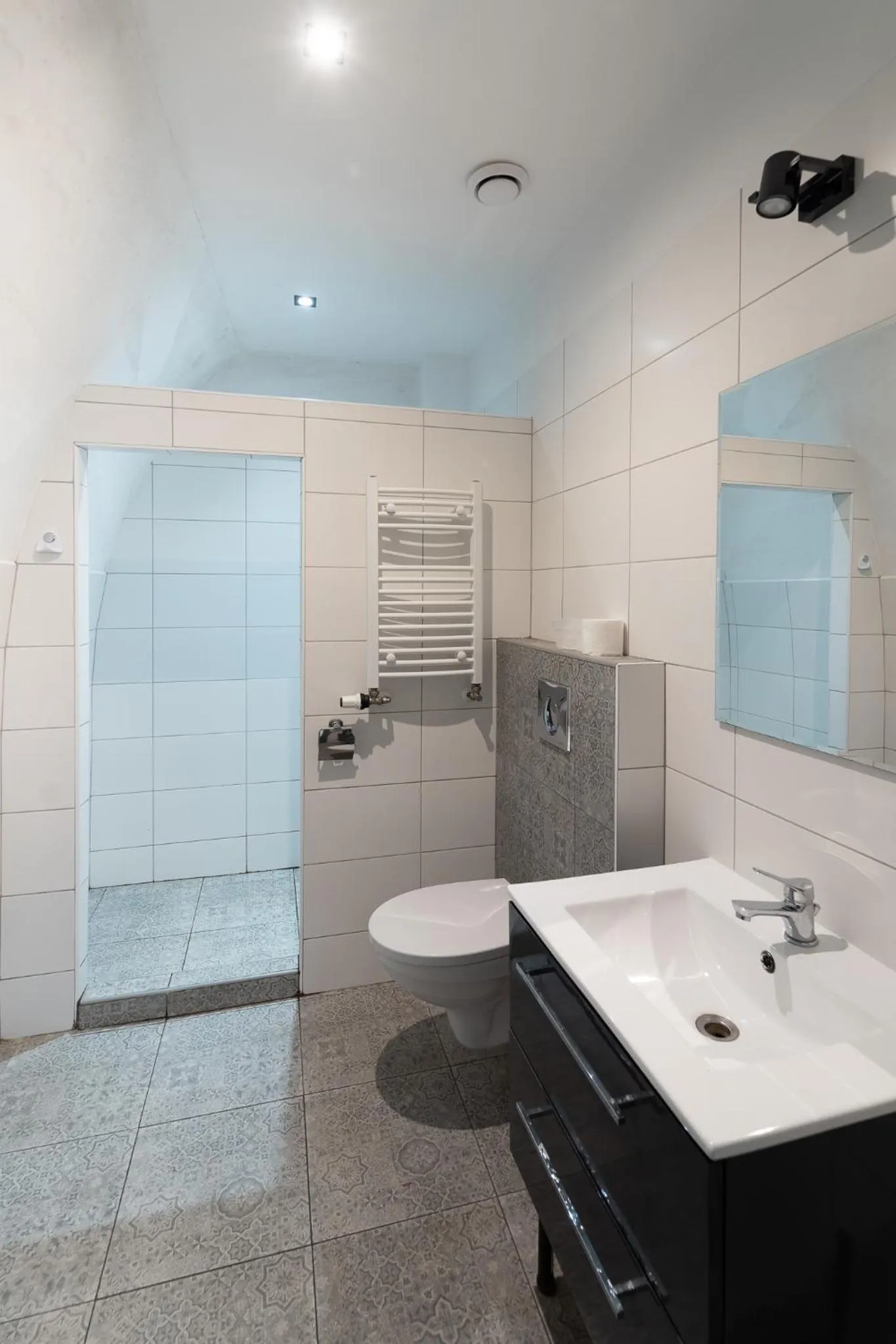 Shower in Twierdza Toruń - Fort IV