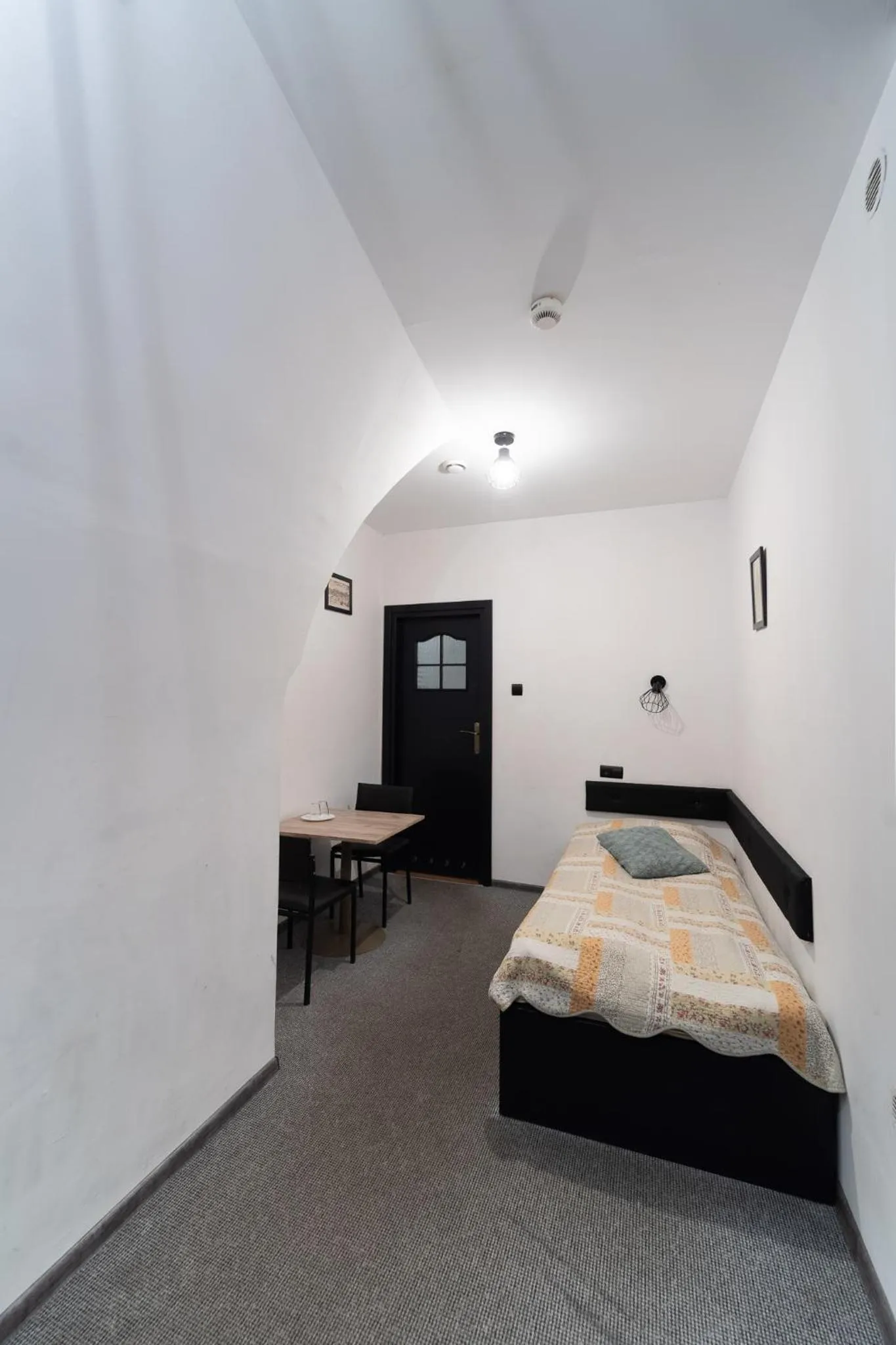 Bed in Twierdza Toruń - Fort IV