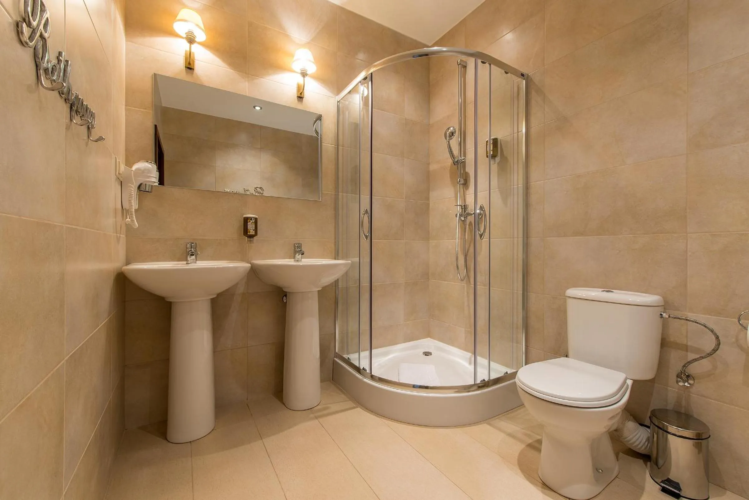 Shower in Riviera Resort Airport Modlin