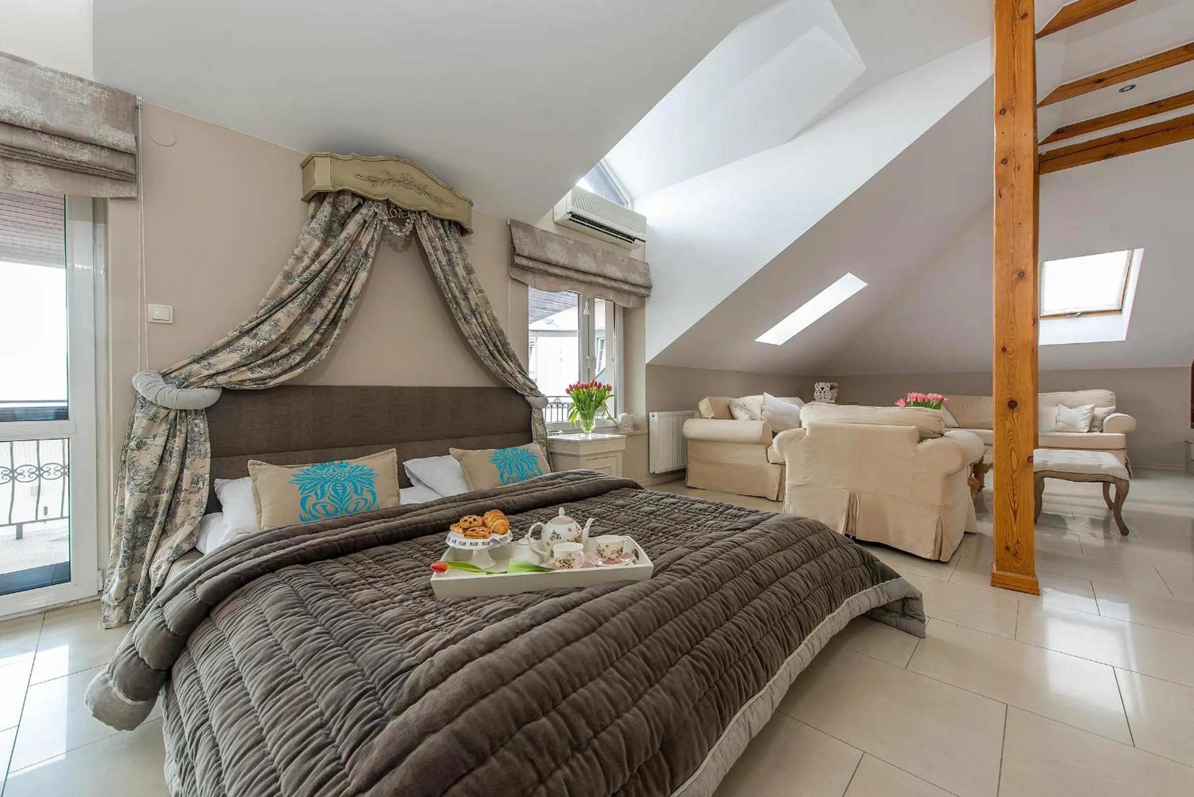 Bed in Riviera Resort Airport Modlin