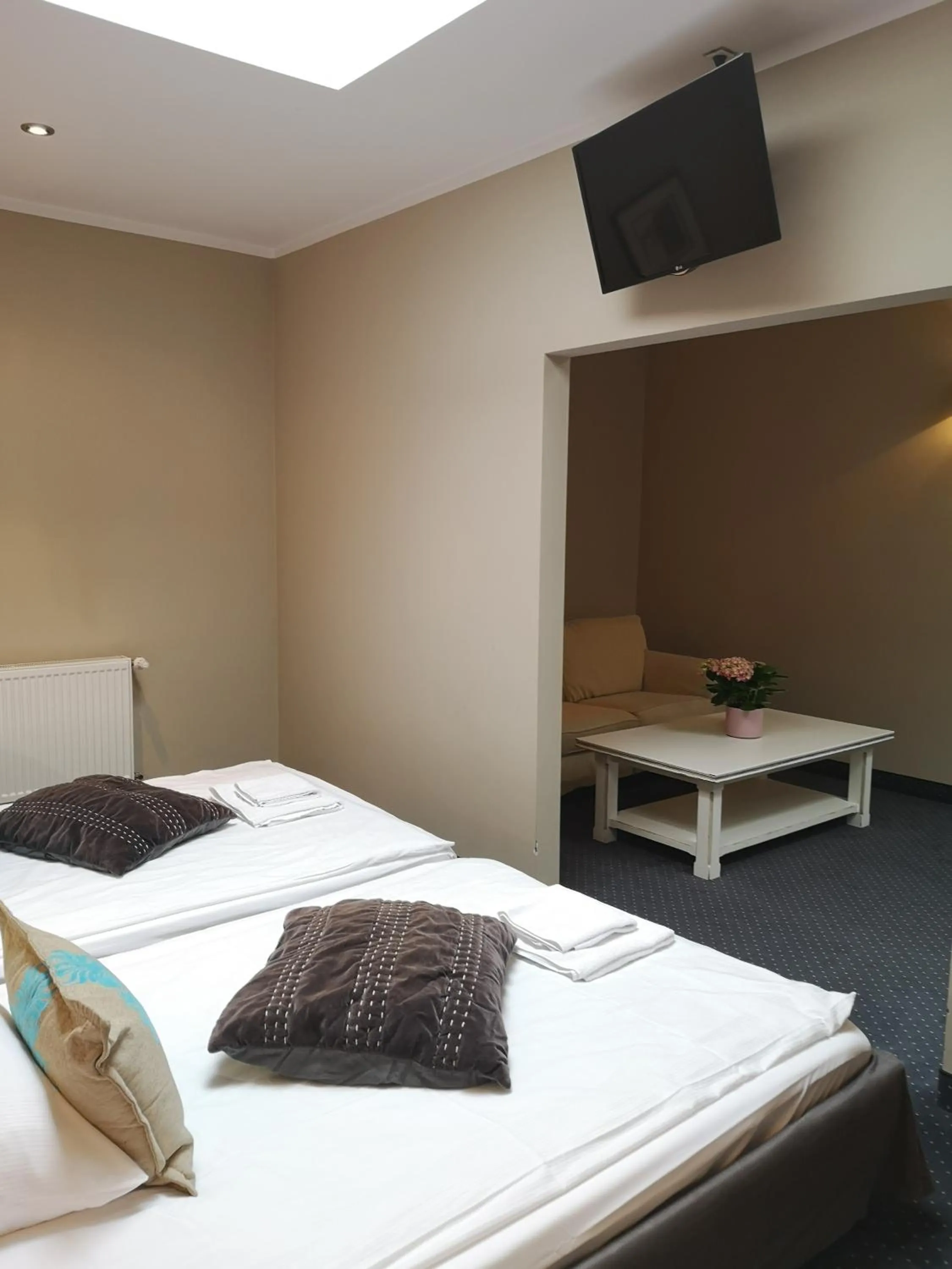 Bed in Riviera Resort Airport Modlin