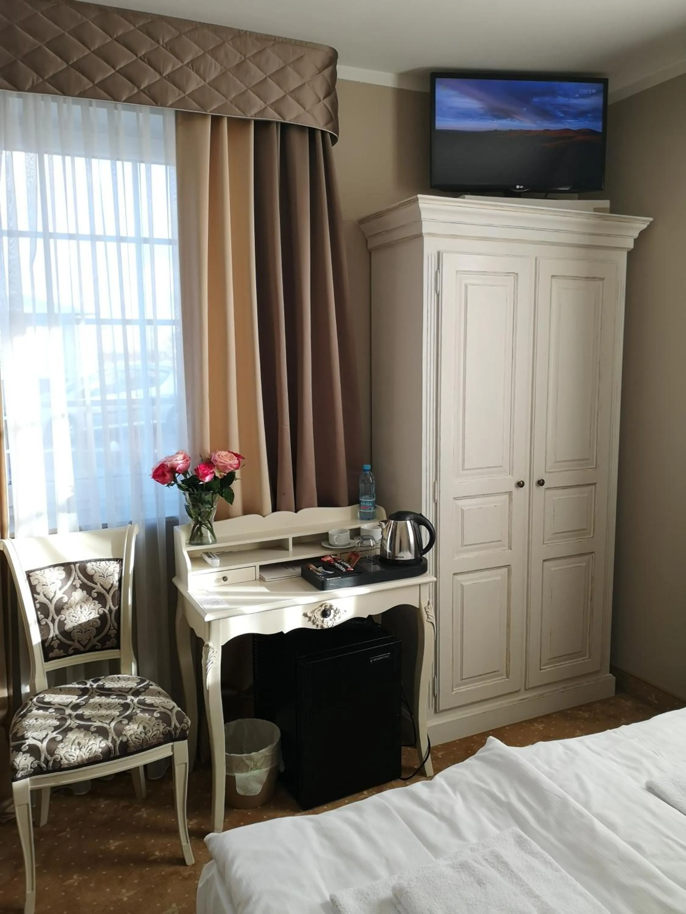 TV and multimedia, Bed in Riviera Resort Airport Modlin