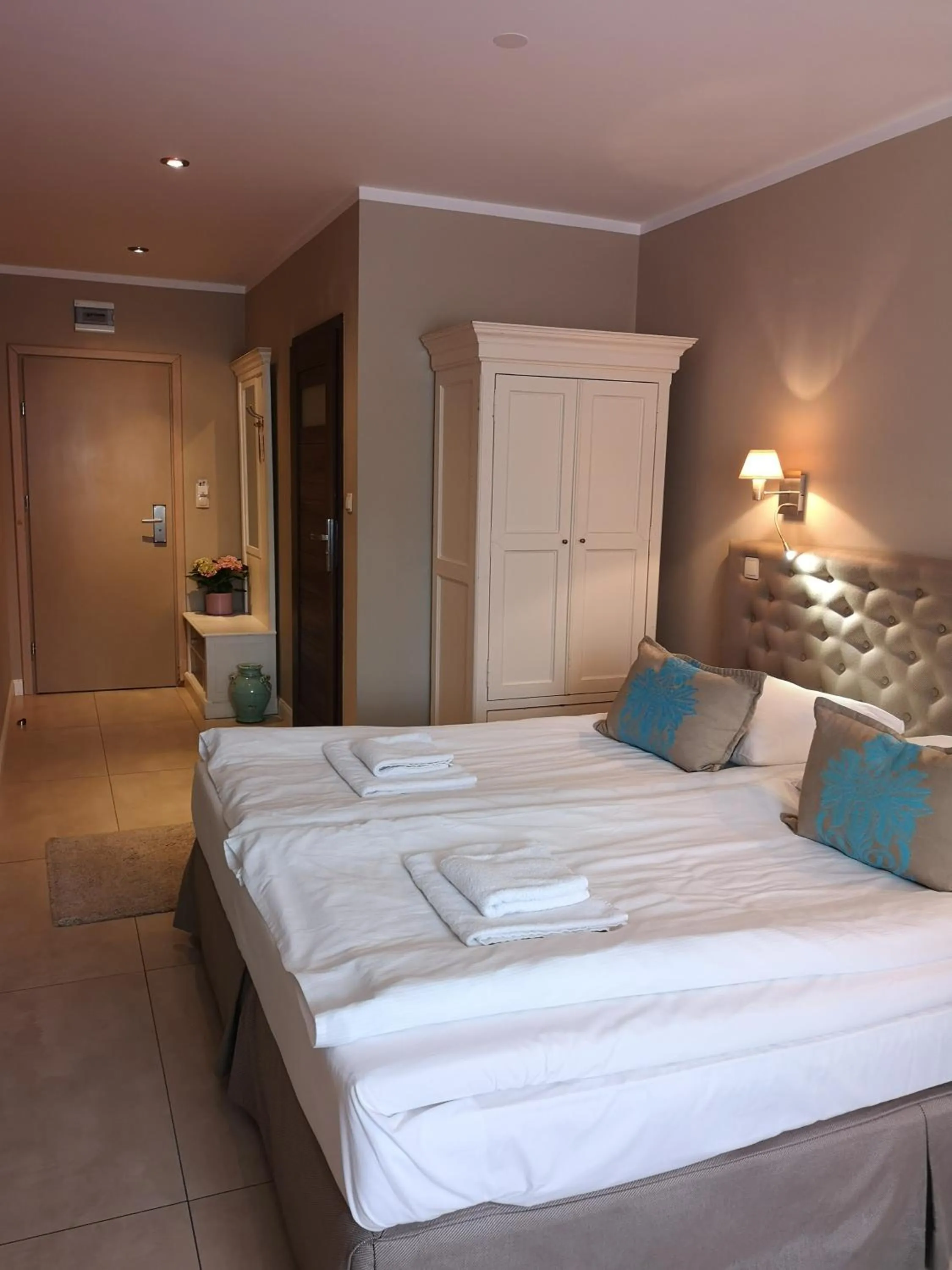 Bed in Riviera Resort Airport Modlin