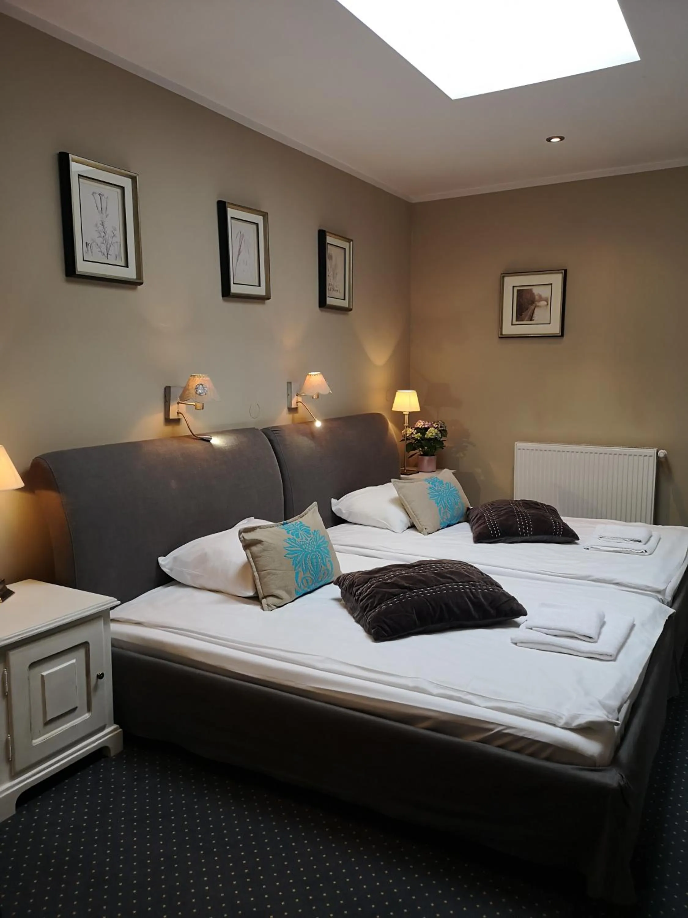 Bed in Riviera Resort Airport Modlin