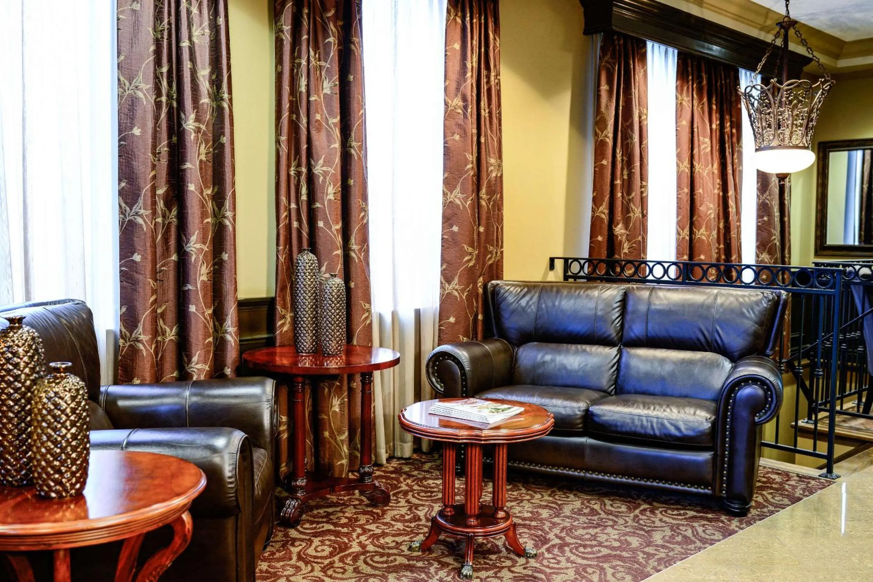 Lobby or reception in The Parlour Inn, an Ascend Collection Hotel