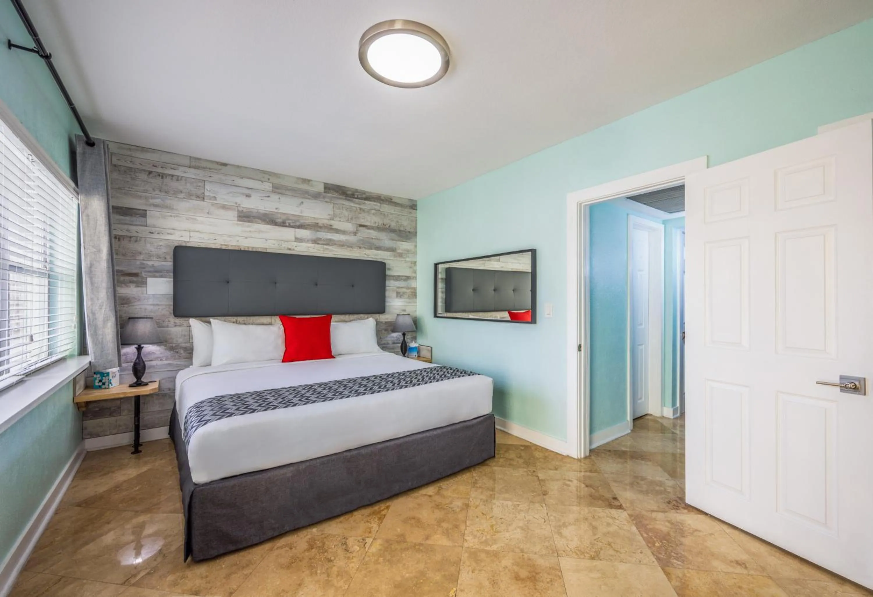 Bed in Suites on South Beach