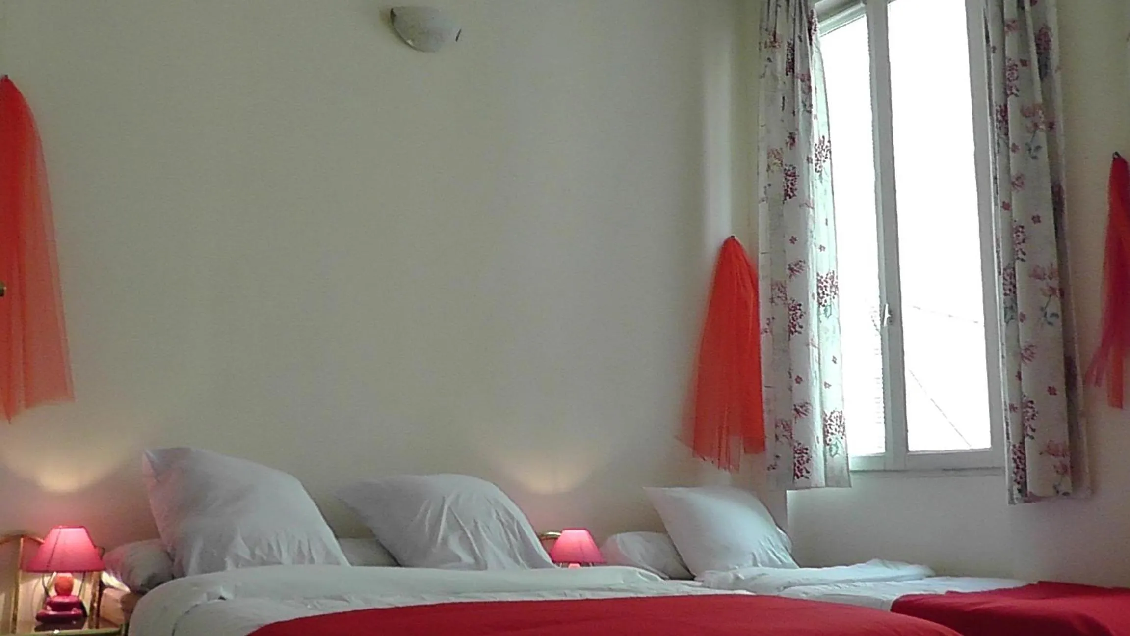 Bedroom in Hôtel de la Renaissance