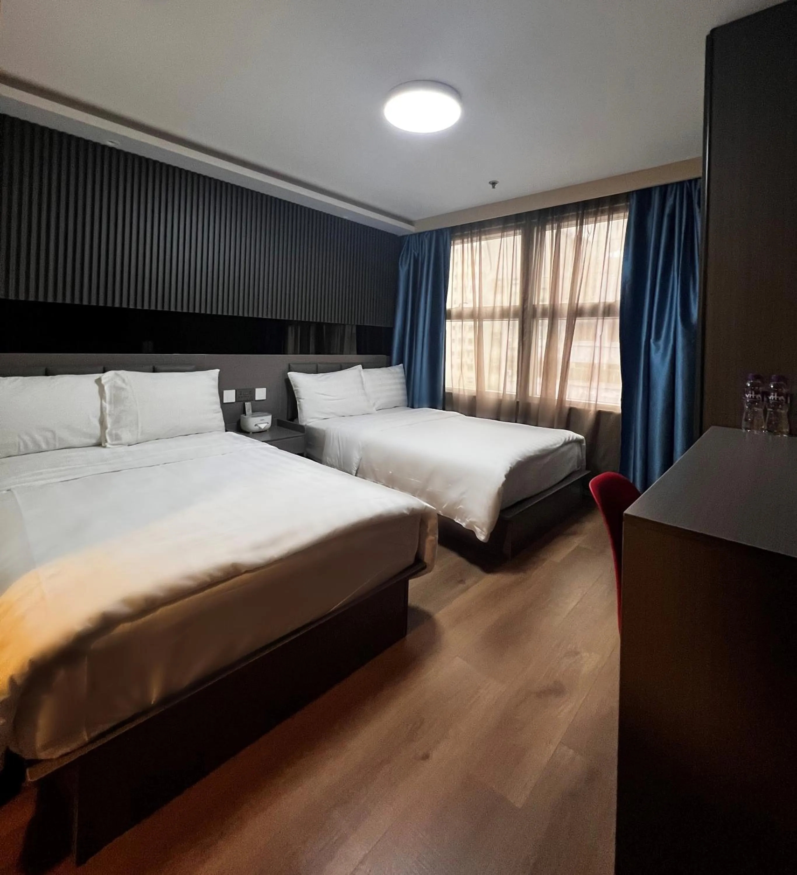 Bed in Hennessy Hotel