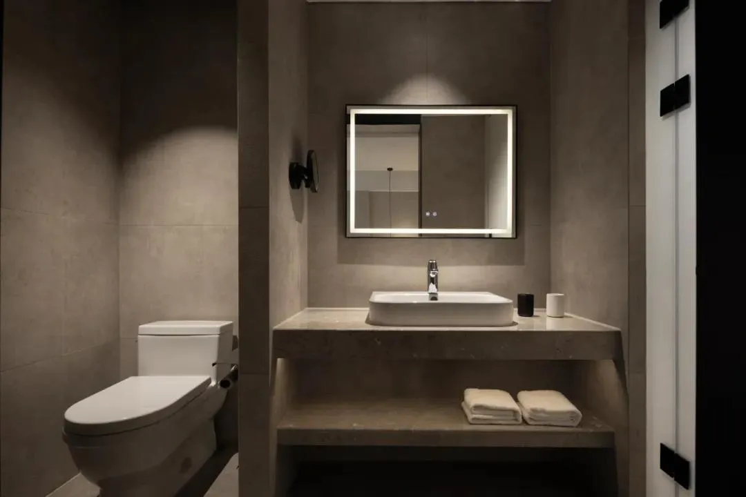 Double Room in Phoenix Hall House Hotel