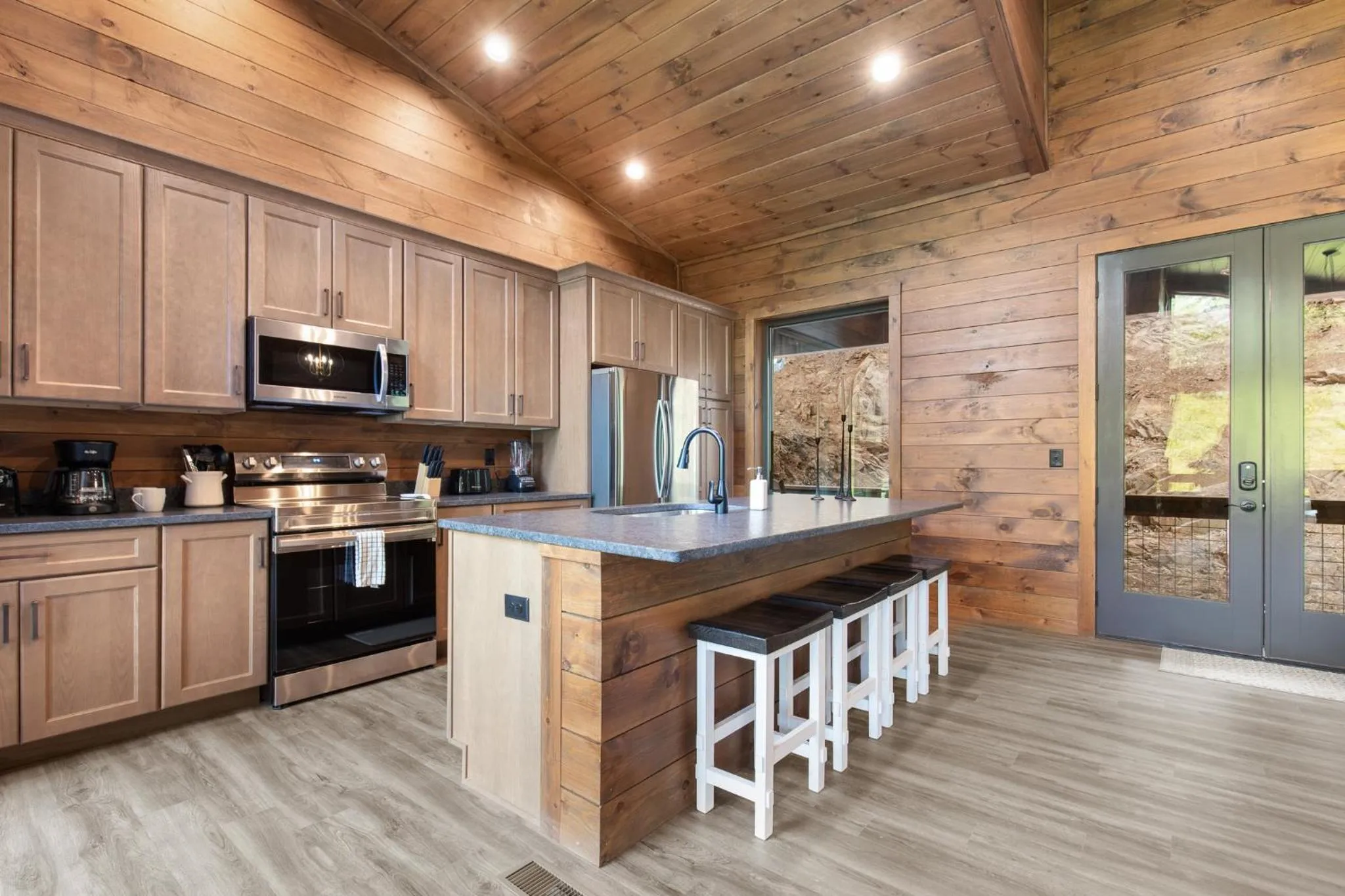 Property building in Hillside Retreat