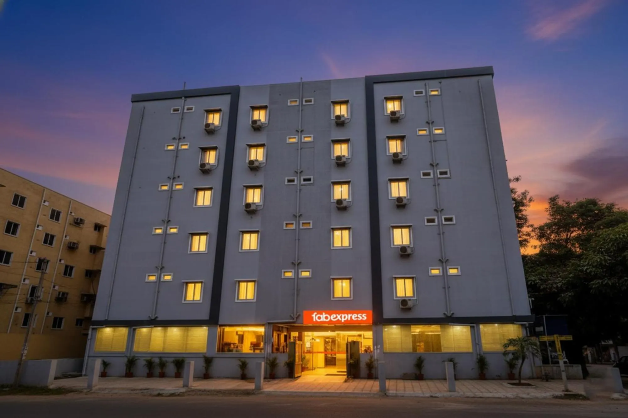 Property building in FabHotel Broholic Suites - Nr US Consulate, Financial District