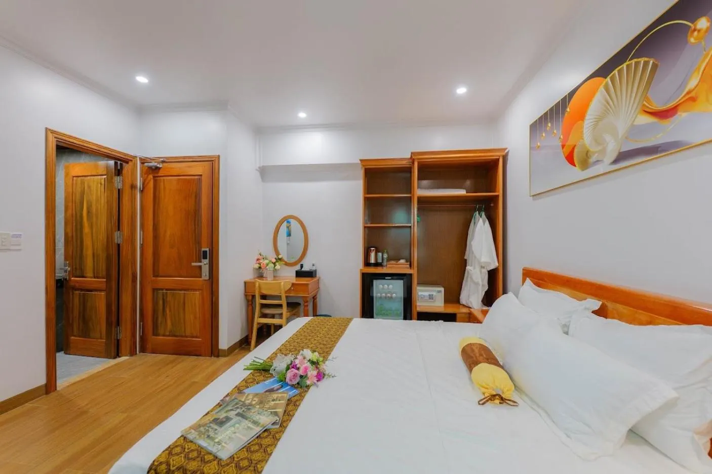 Bedroom, Bed in Tuan Nam Hotel