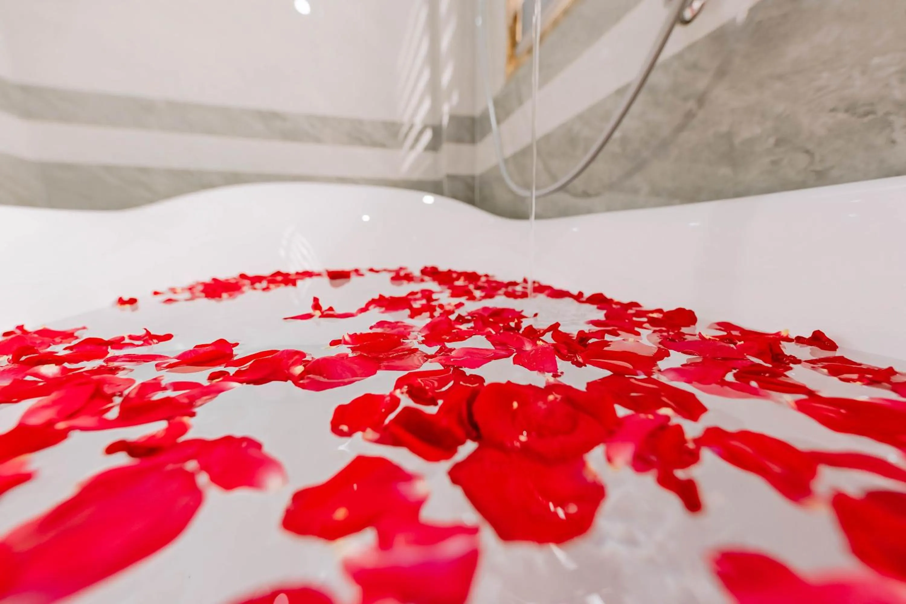 Shower in Tuan Nam Hotel