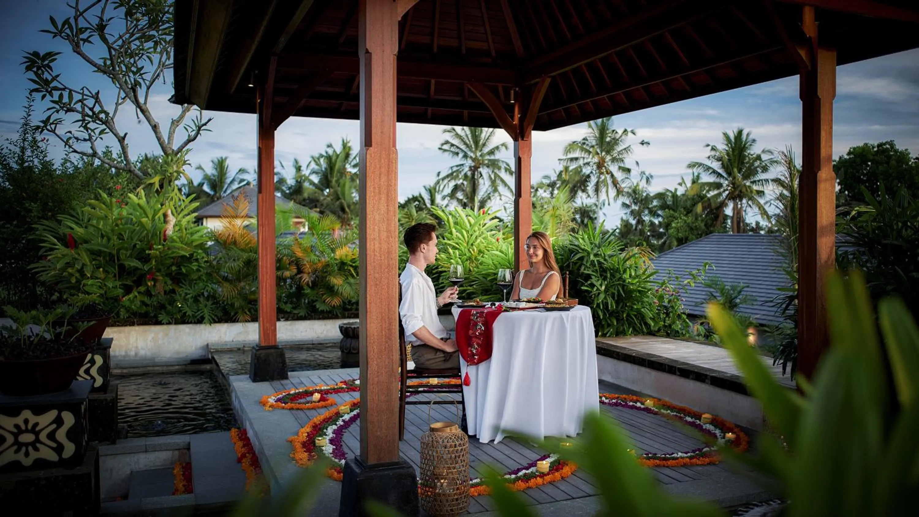 Dinner in Inara Alas Harum