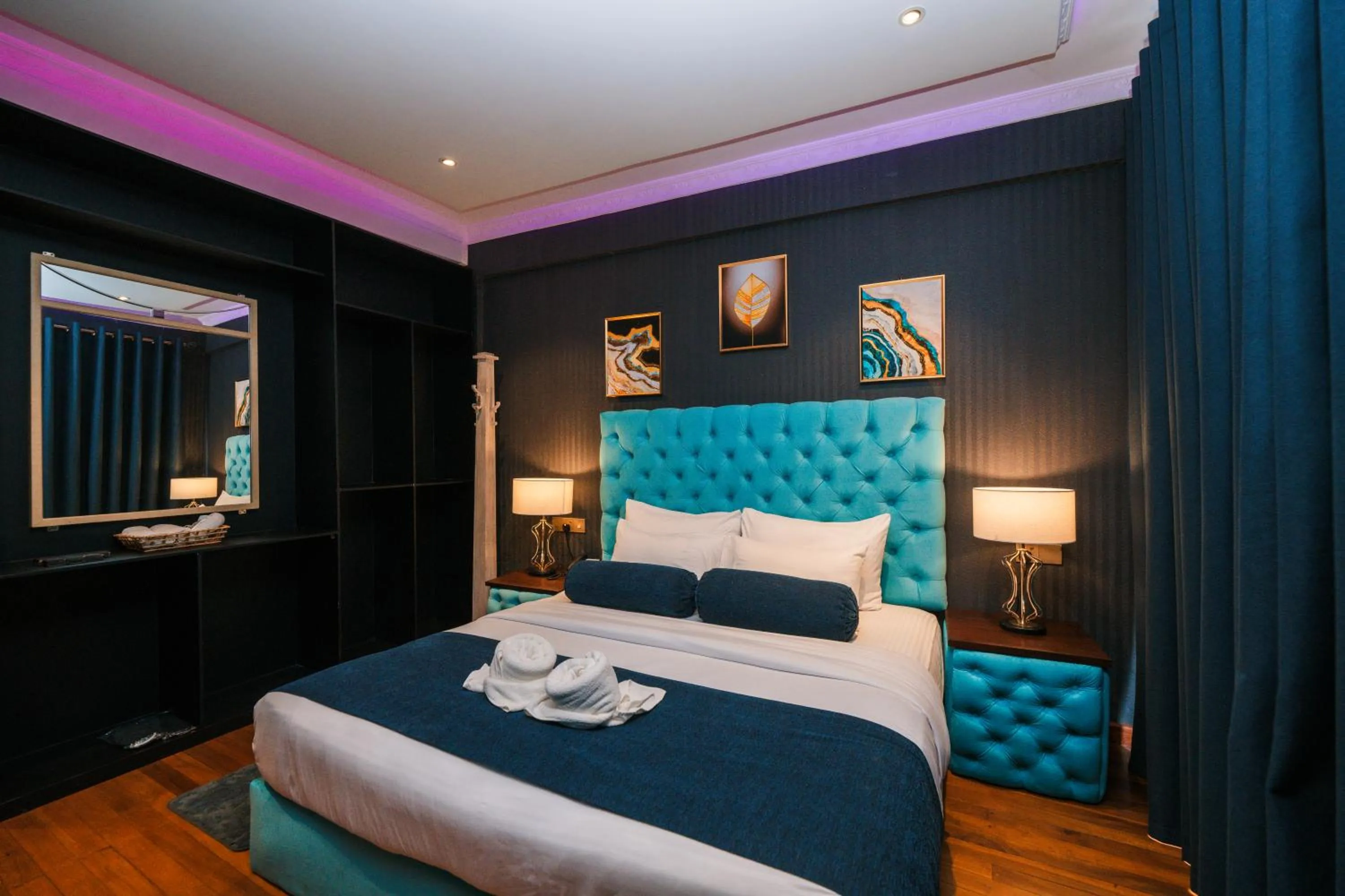 Photo of the whole room, Bed in Baron Luxury Boutique