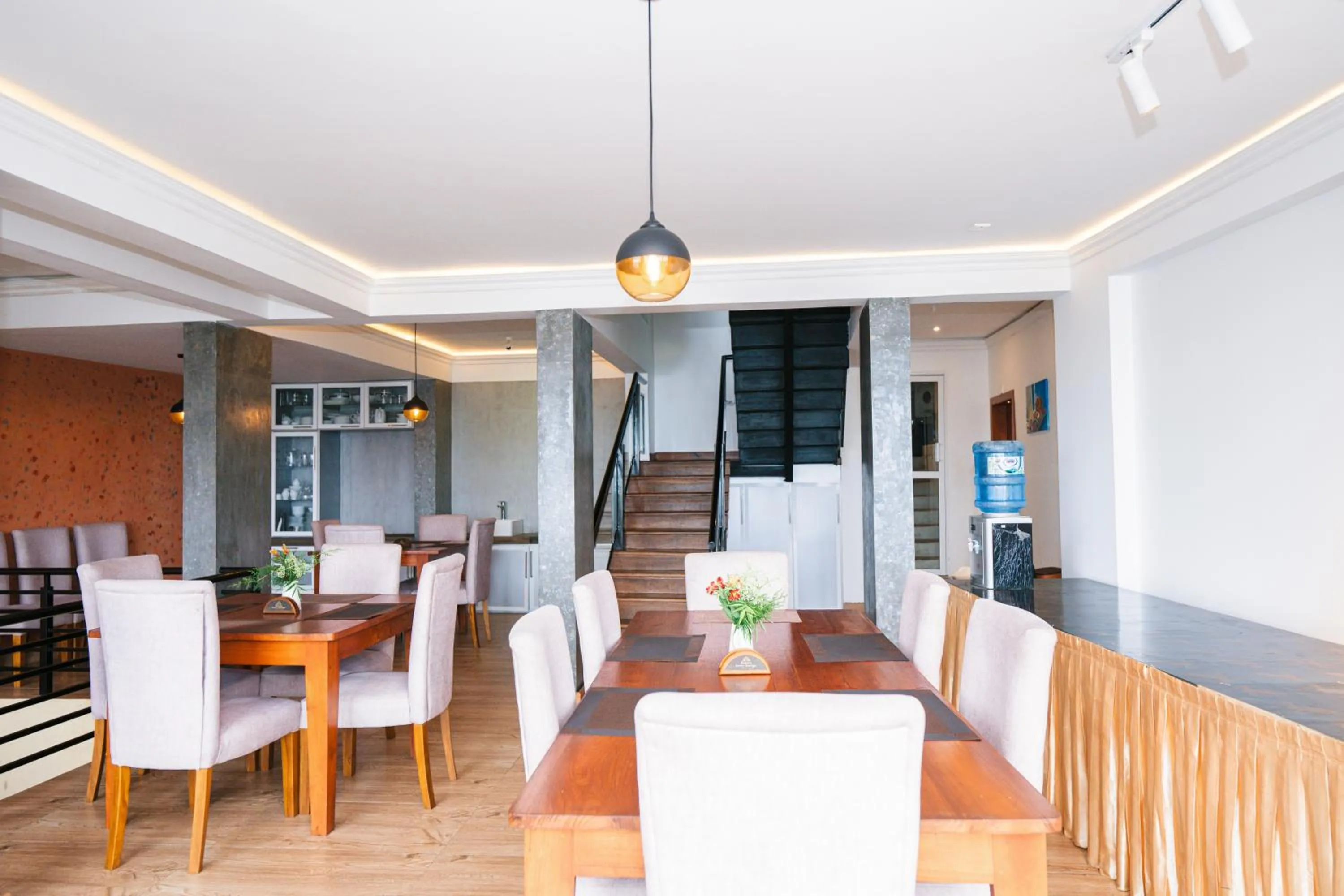 Restaurant/places to eat in Baron Luxury Boutique