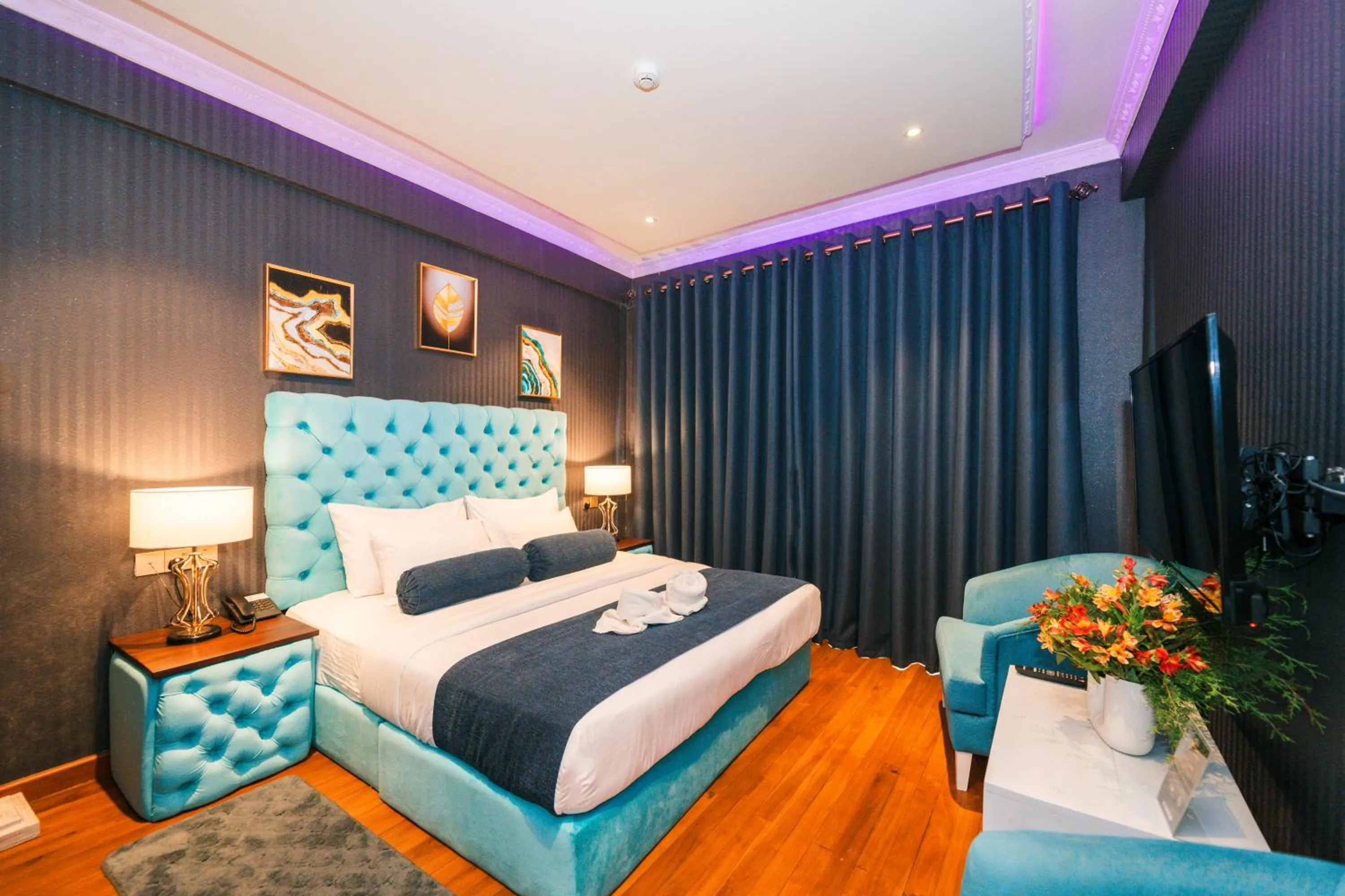 Photo of the whole room, Bed in Baron Luxury Boutique