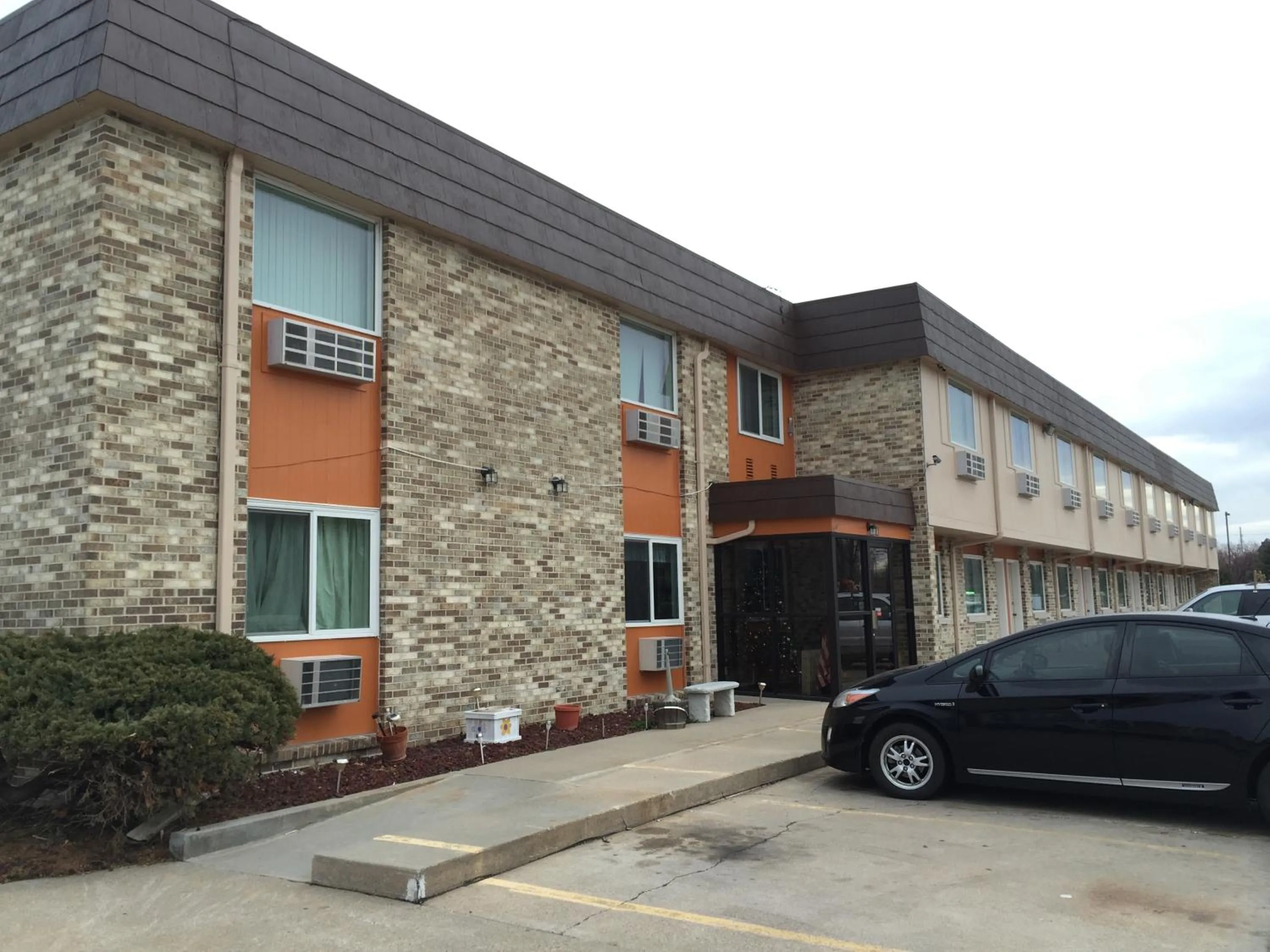 Property building in Island Inn