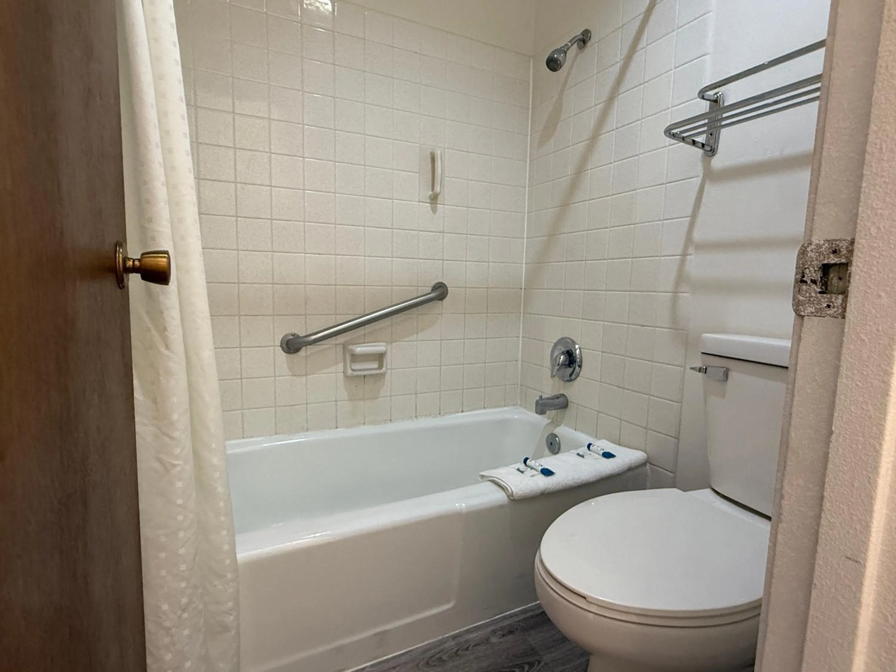 Toilet in Island Inn