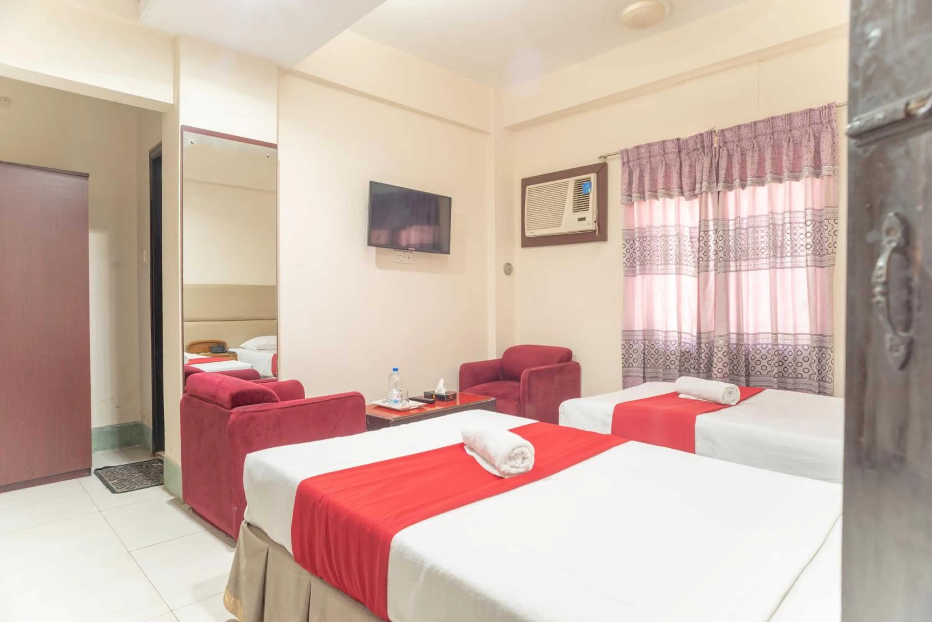 Bed in Hotel Golden Inn Chattagram Ltd