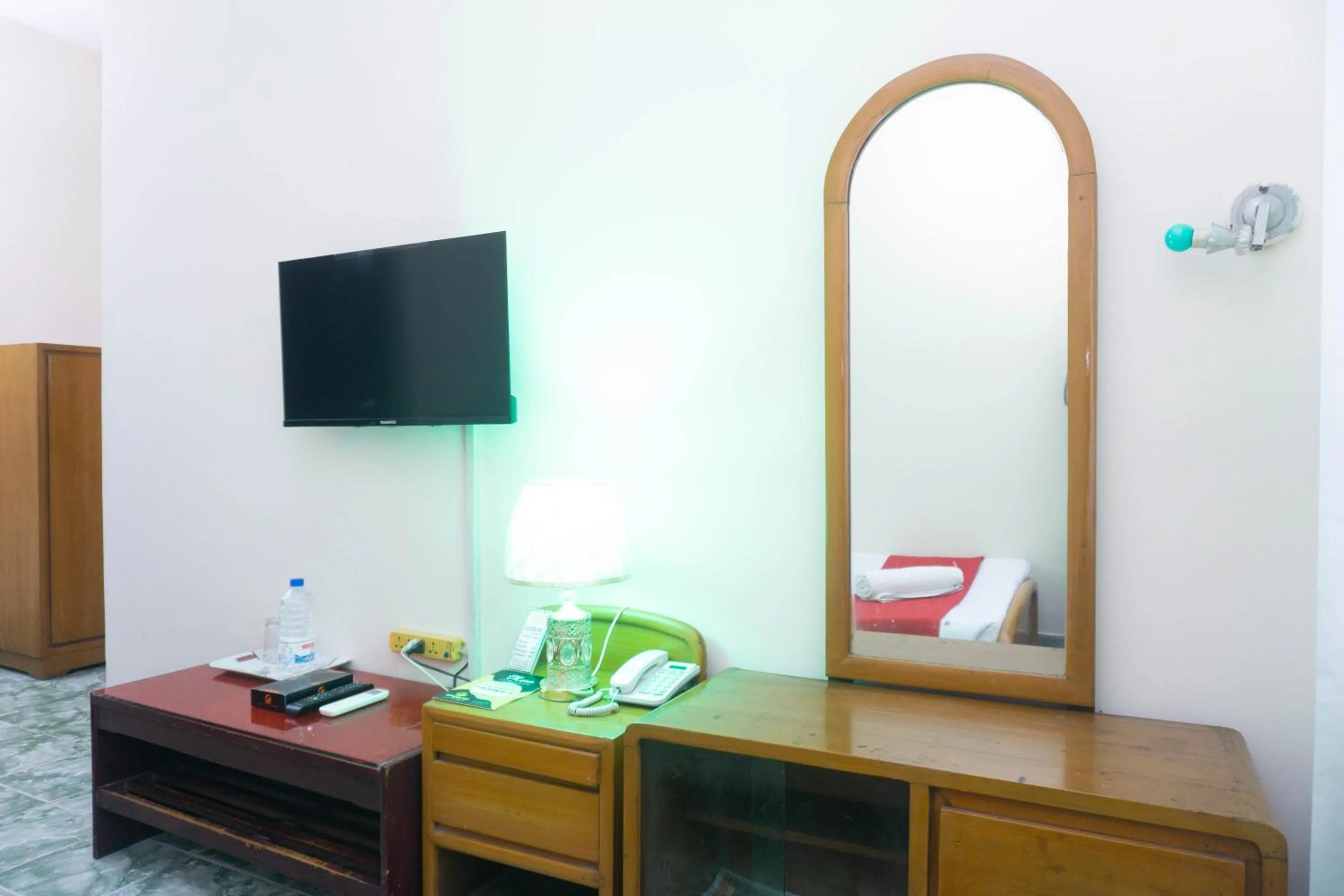 hair dresser in Hotel Golden Inn Chattagram Ltd