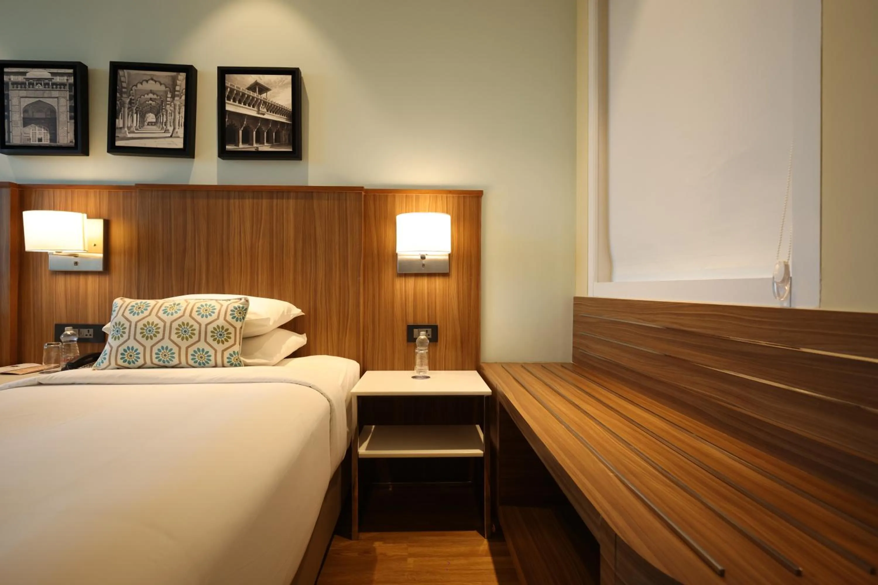 Facility for disabled guests, Bed in Fairfield by Marriott Agra