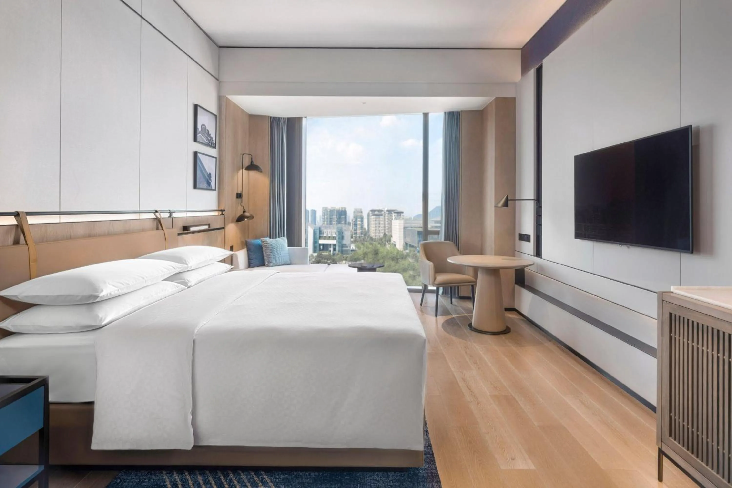 Bedroom, Bed in Four Points by Sheraton Guangzhou, Baiyun