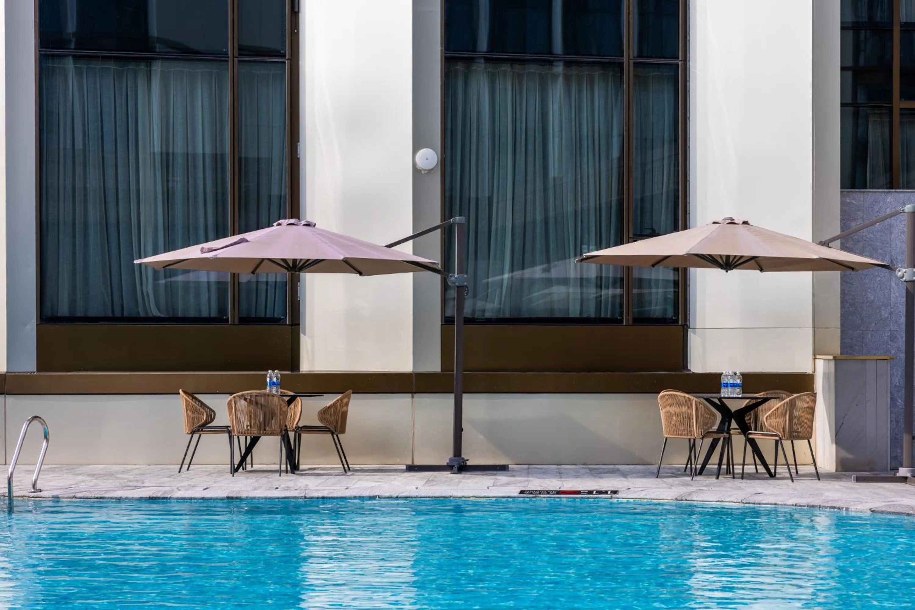 Swimming pool in Four Points by Sheraton Guangzhou, Baiyun