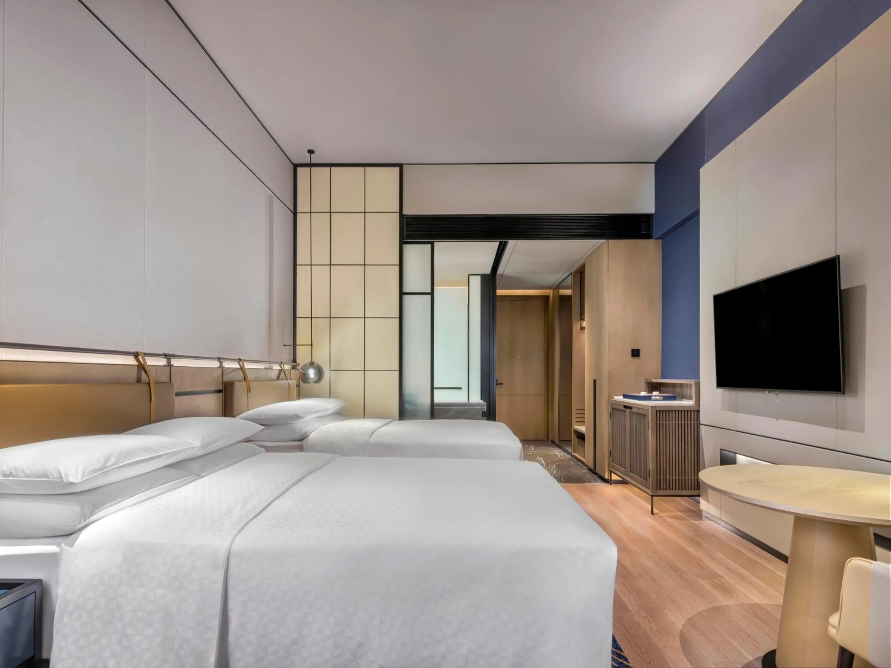 Photo of the whole room, Bed in Four Points by Sheraton Guangzhou, Baiyun