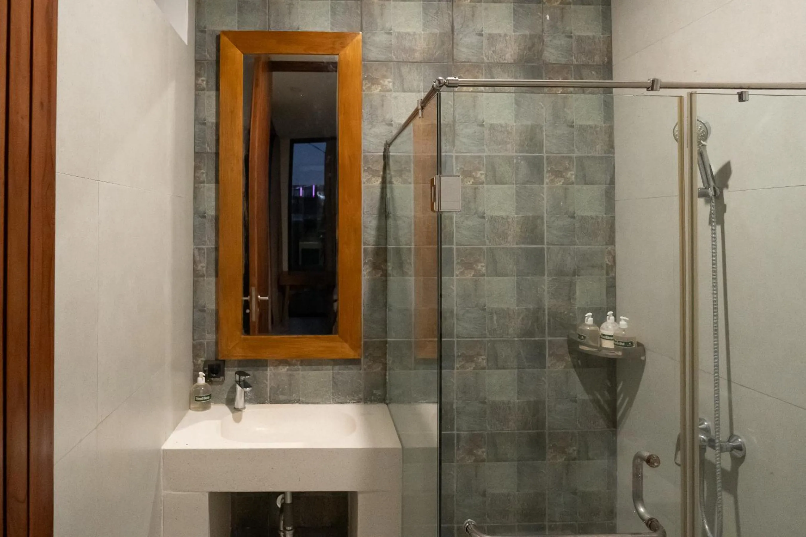 Shower in KAMMARA VILLA - Bali Invest Club
