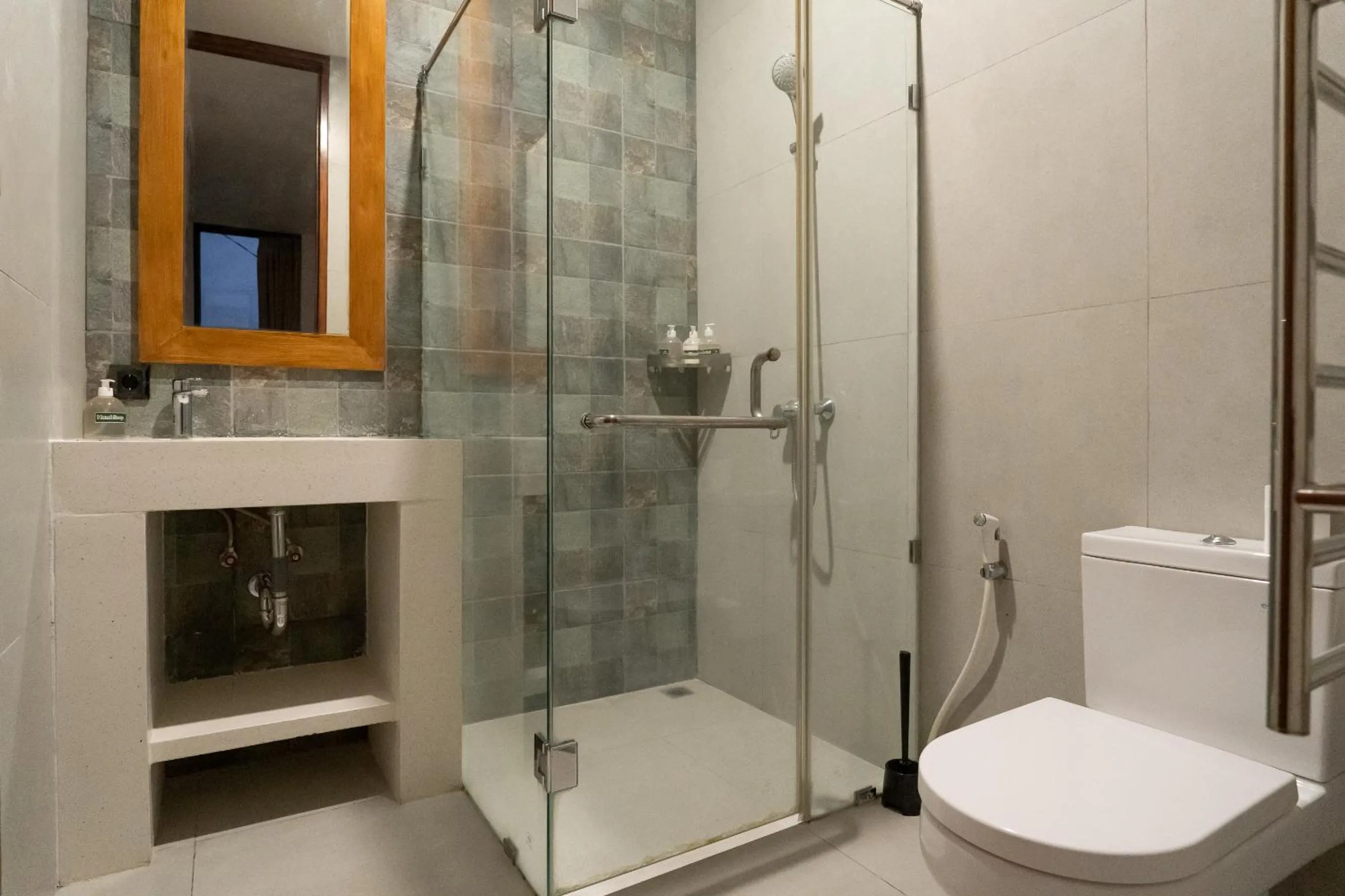 Shower in KAMMARA VILLA - Bali Invest Club