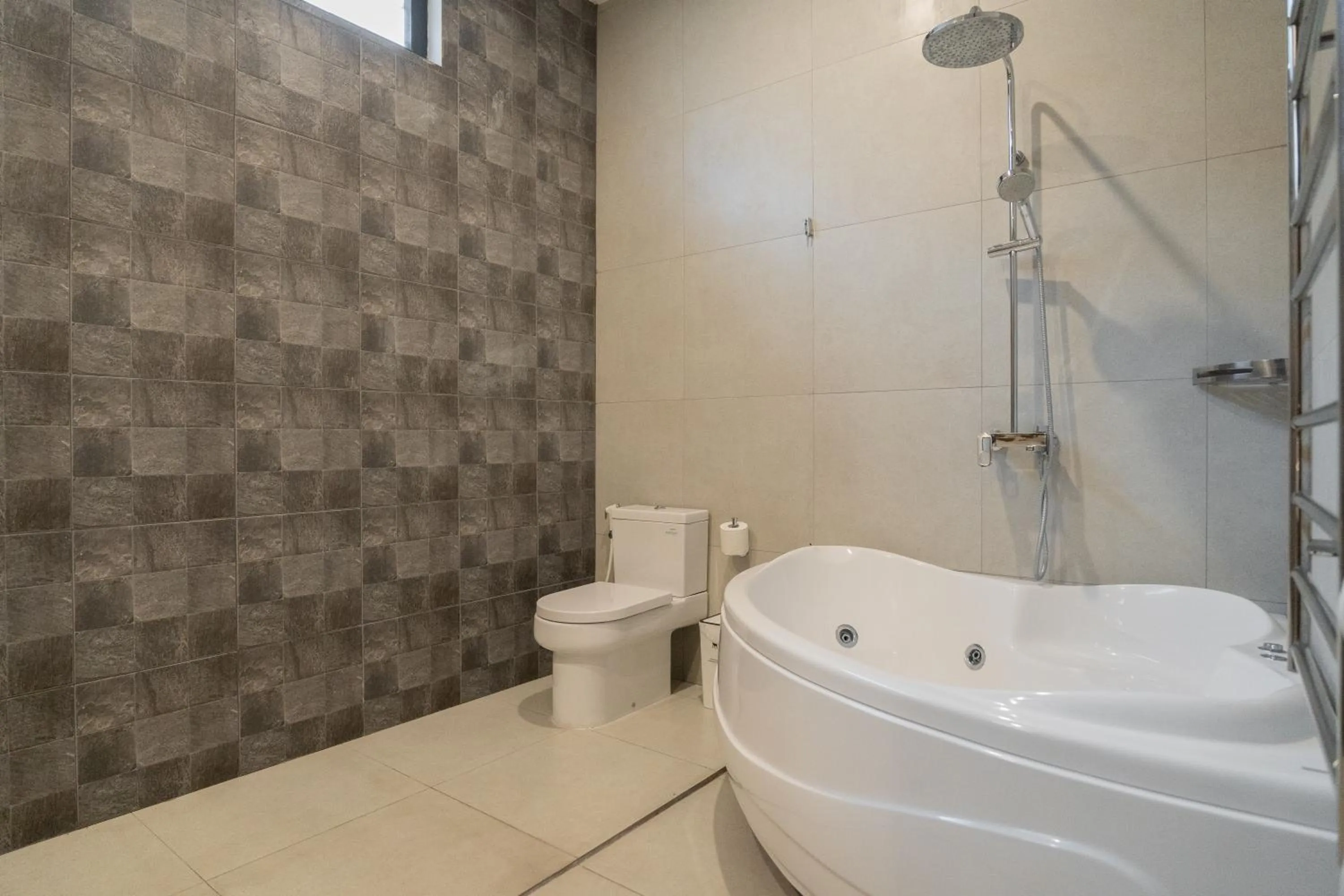 Shower in KAMMARA VILLA - Bali Invest Club