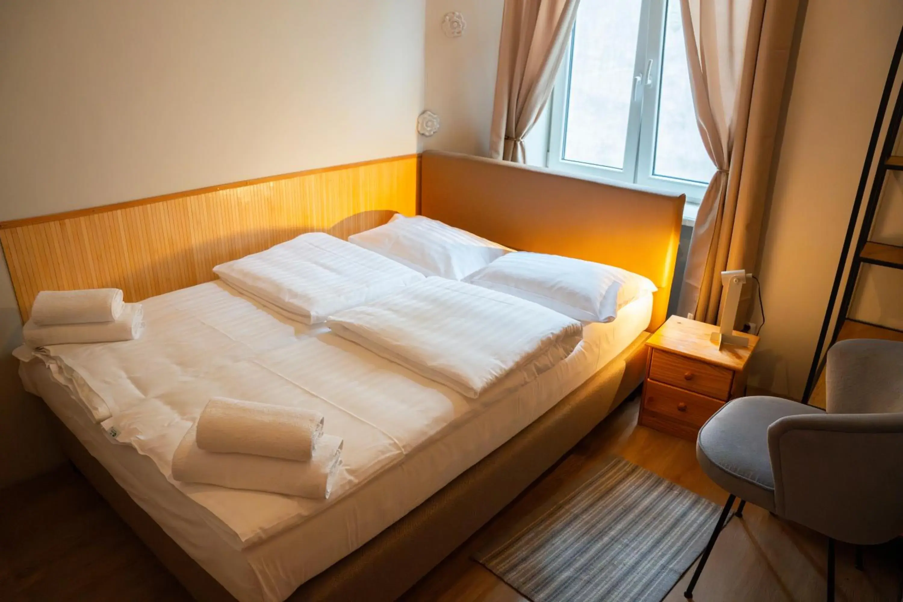 Double Room with Shared Bathroom in Hostel H360 - dawniej Hotelik Relax Double Room with Shared Bathroom in Hostel H360 - dawniej Hotelik Relax