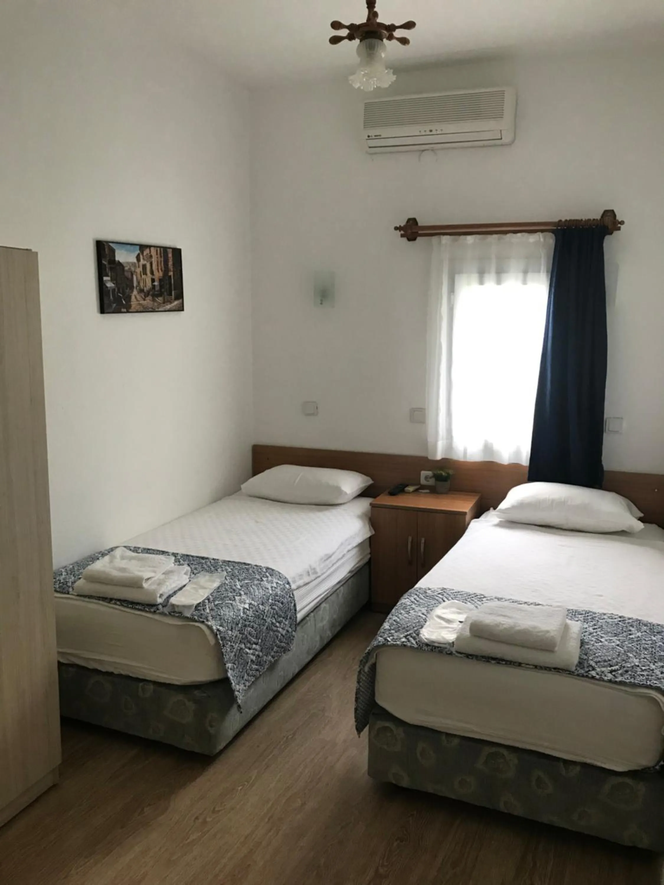 Photo of the whole room, Bed in Tay Pansiyon