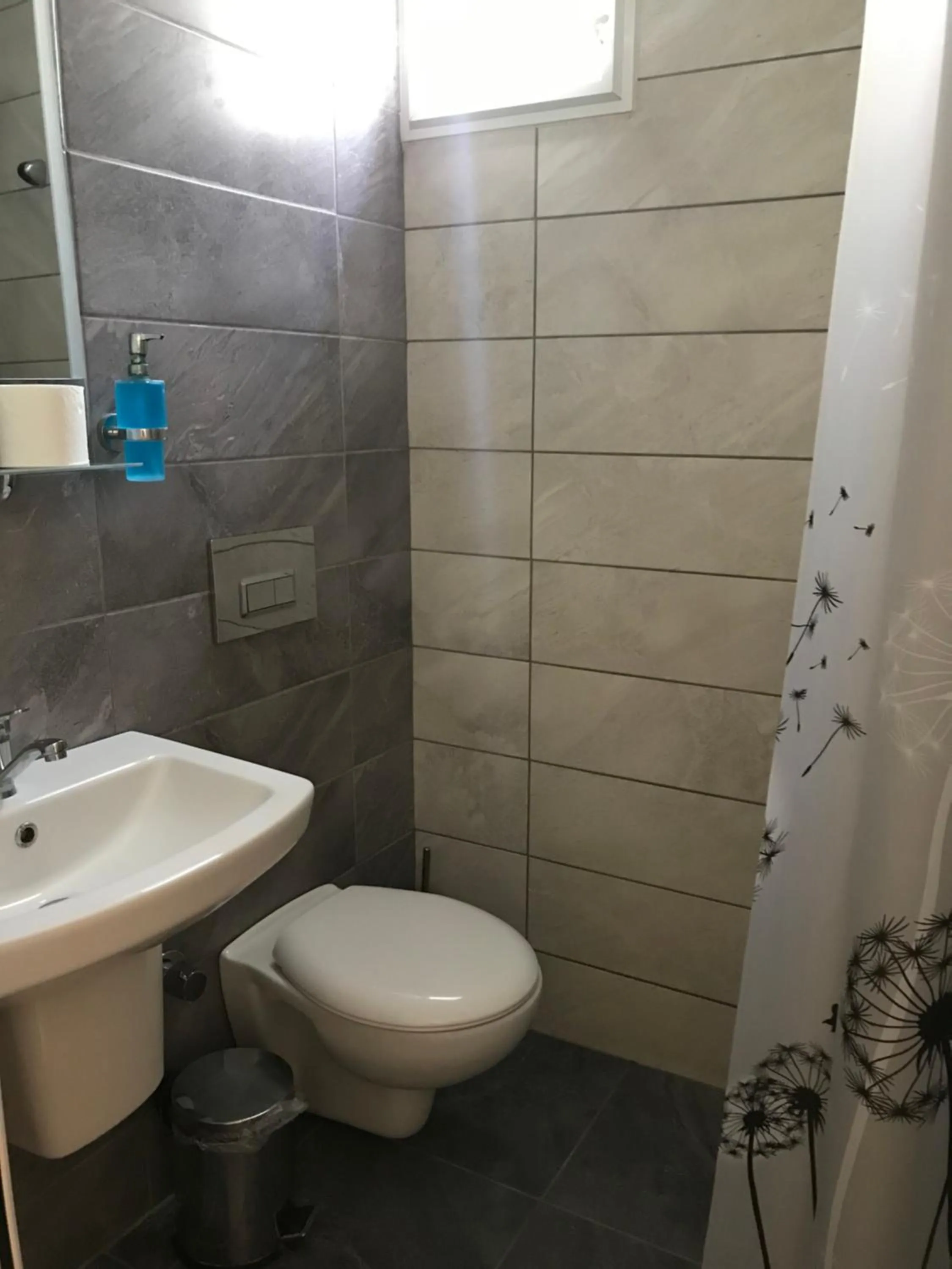 Shower in Tay Pansiyon