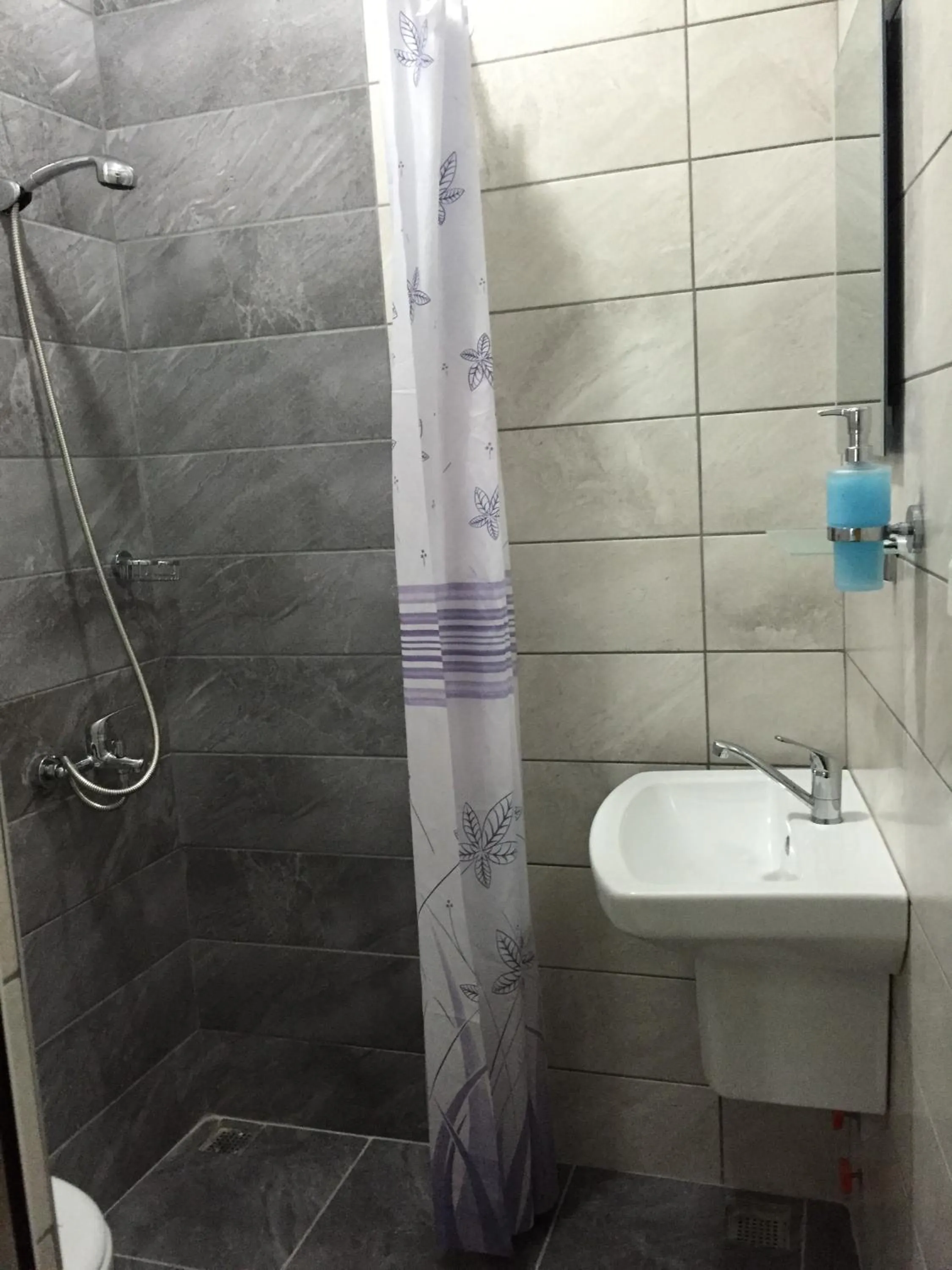 Shower in Tay Pansiyon