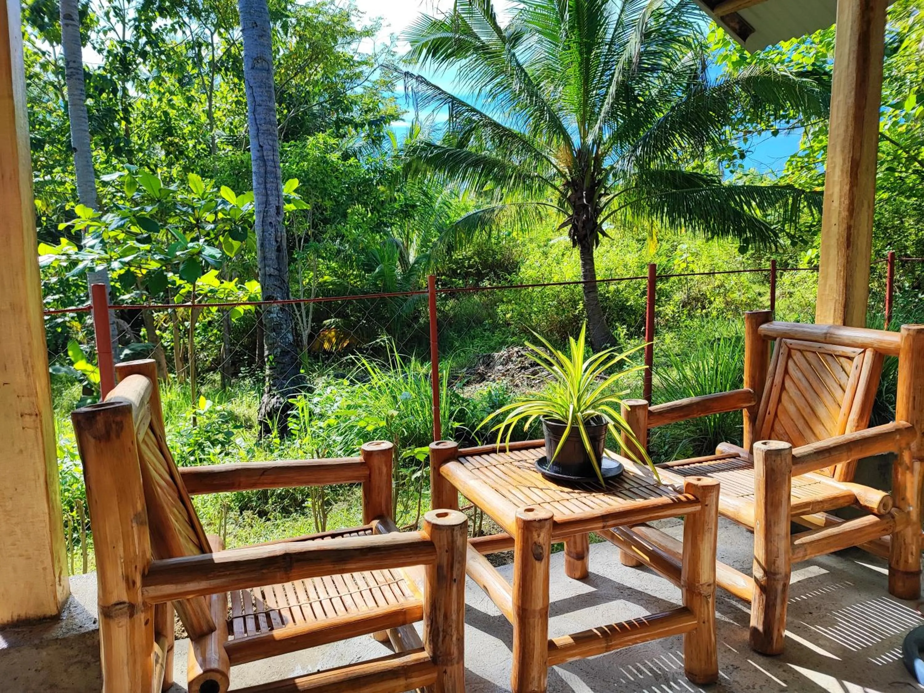 Restaurant/places to eat in Rose Apartments