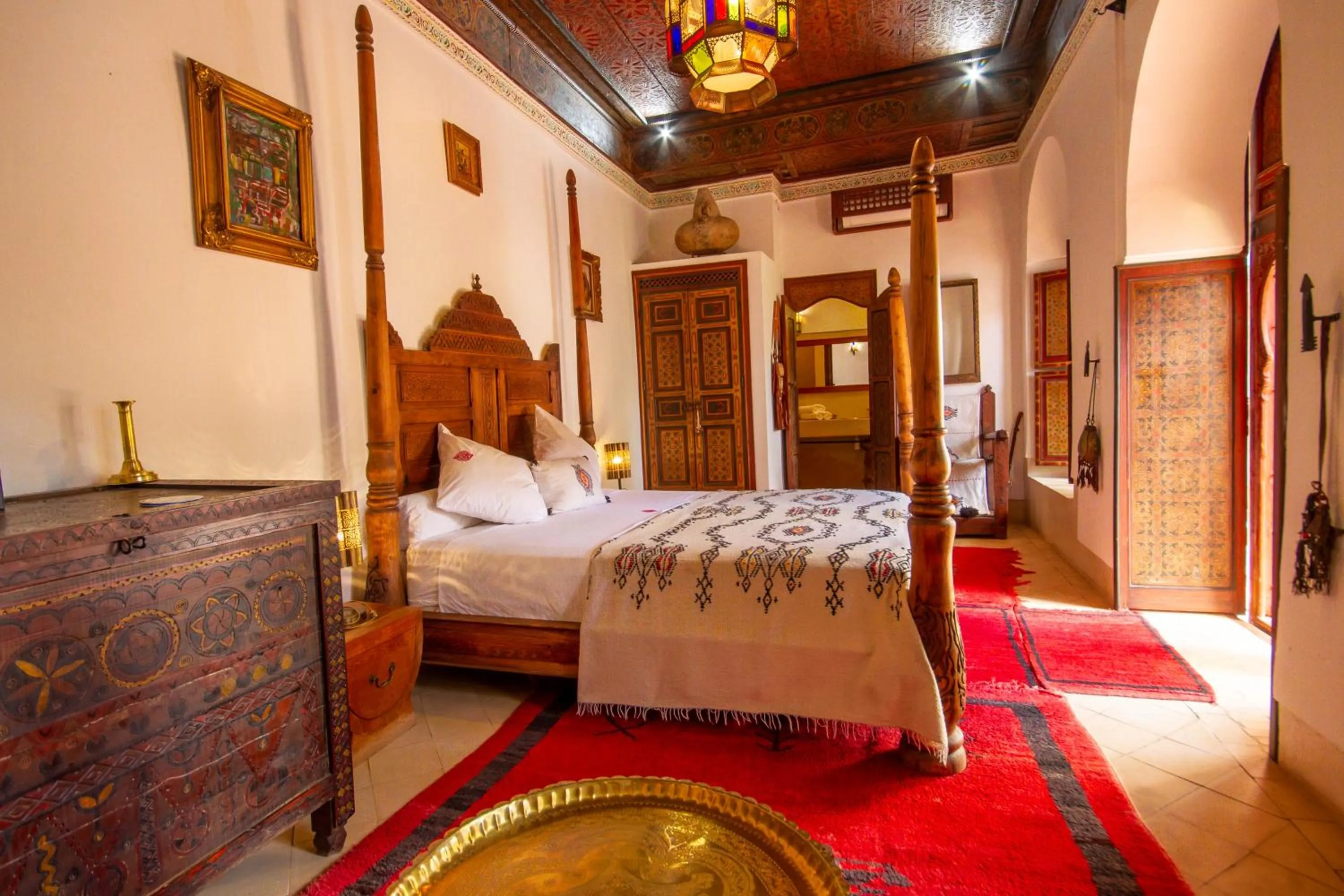 Photo of the whole room, Bed in Riad Dombaraka