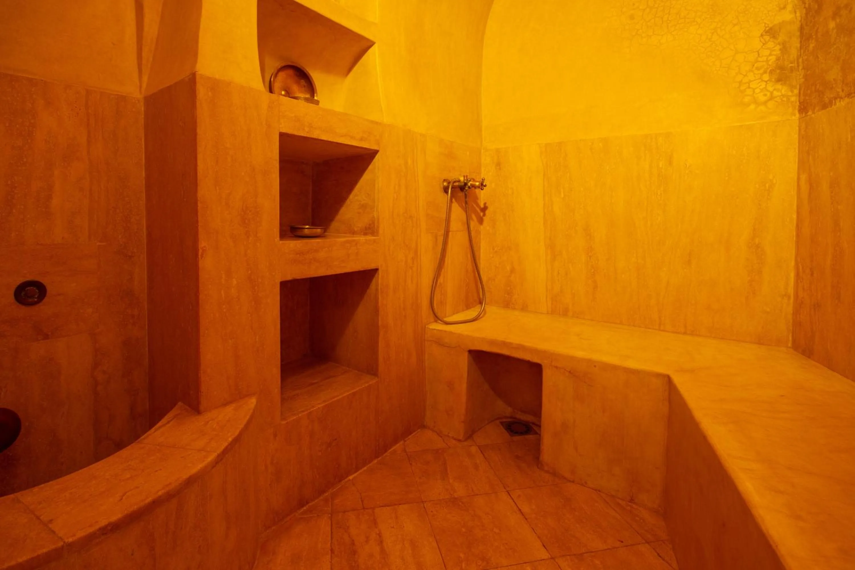 Steam room in Riad Dombaraka