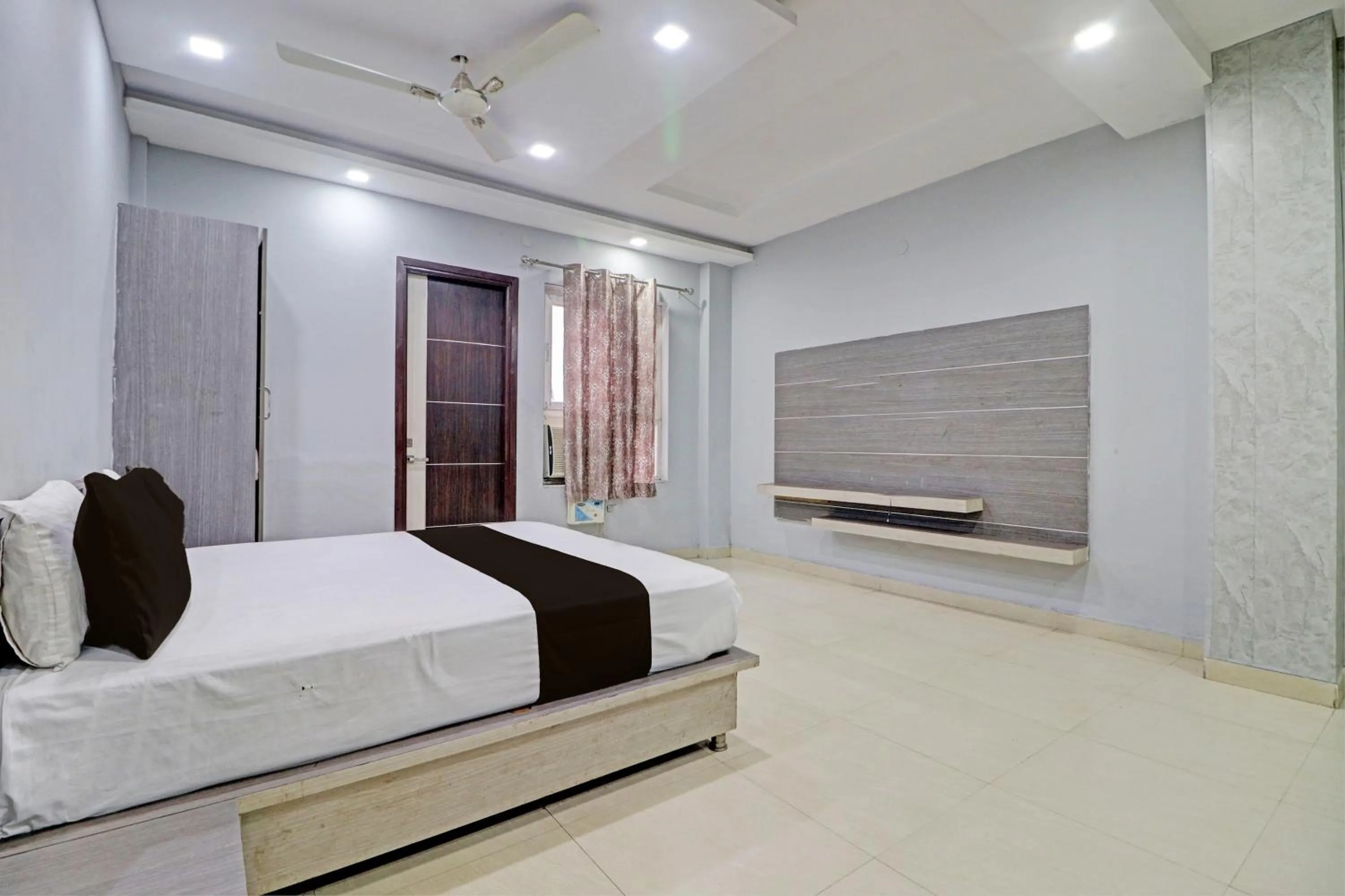 Bedroom in Grand Townhouse